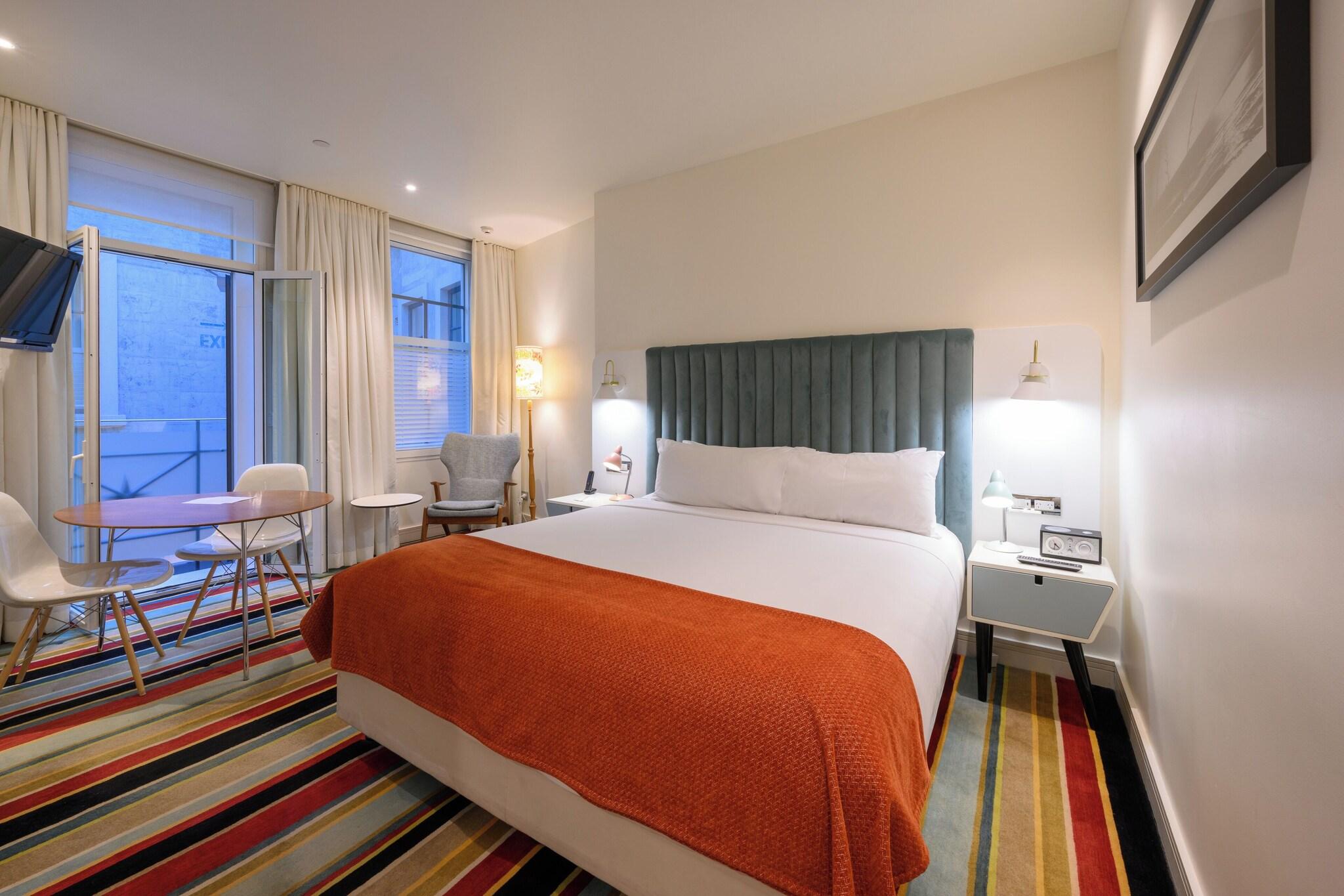 Hotel DeBrett by null