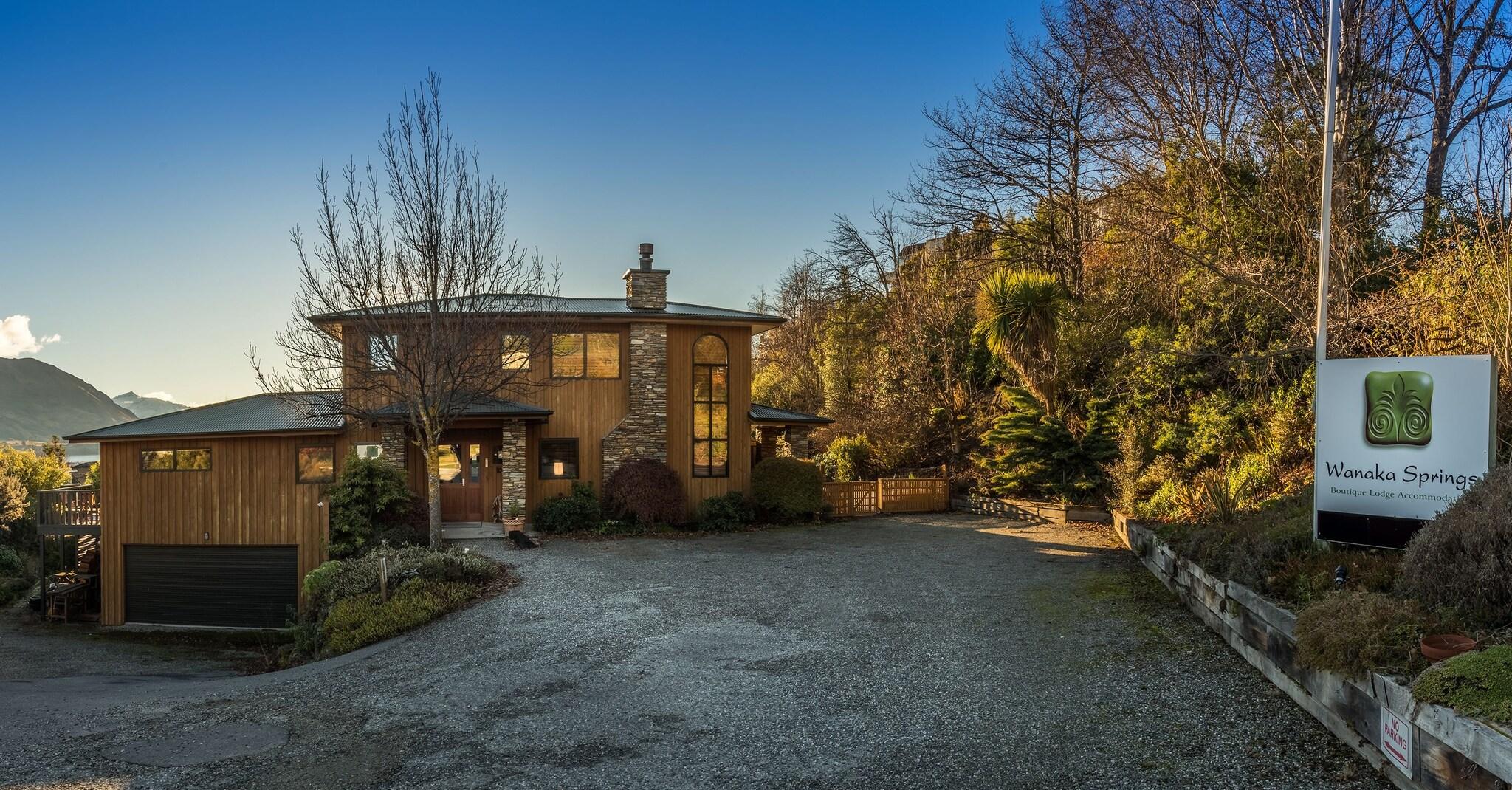 Wanaka Springs Lodge by null