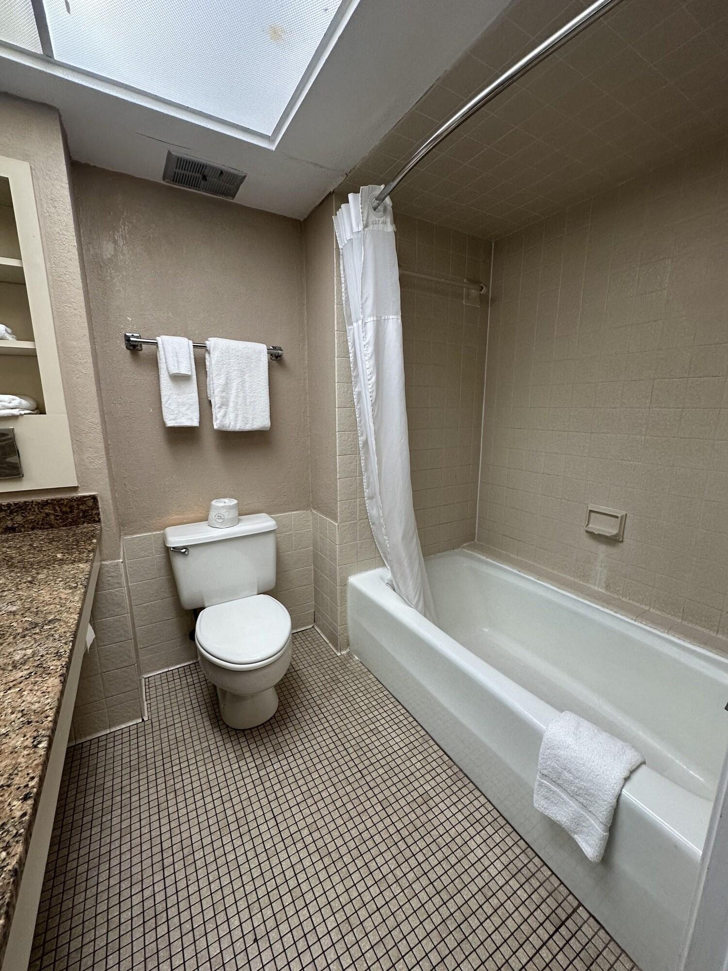 Tahitian Inn by null