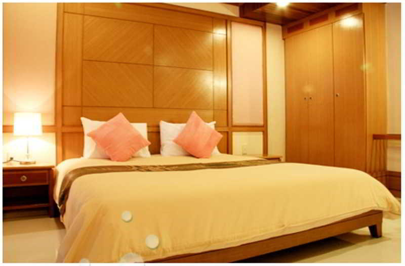 Mike Beach Resort