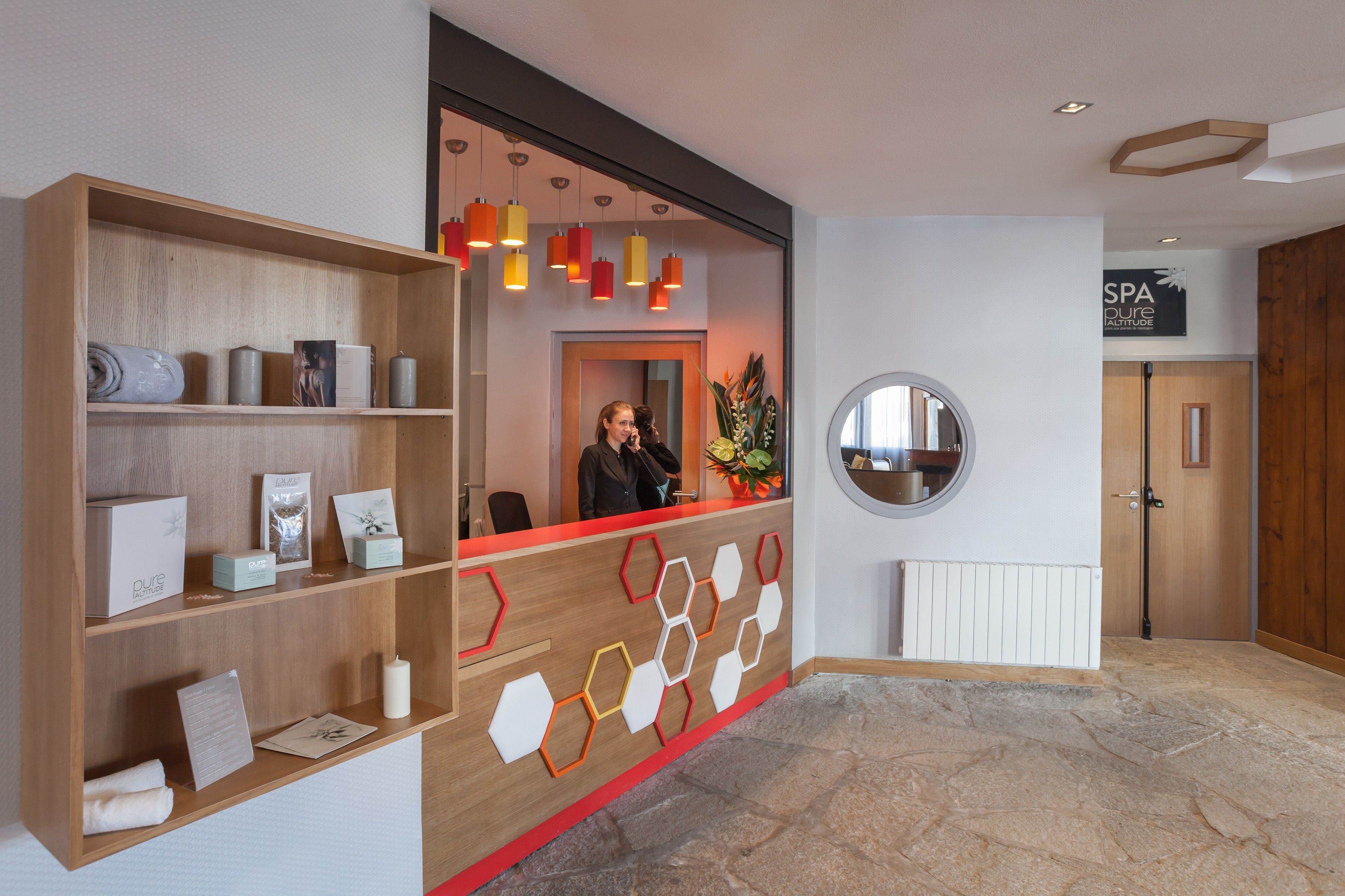 Royal Ours Blanc Hôtel & Restaurant by null