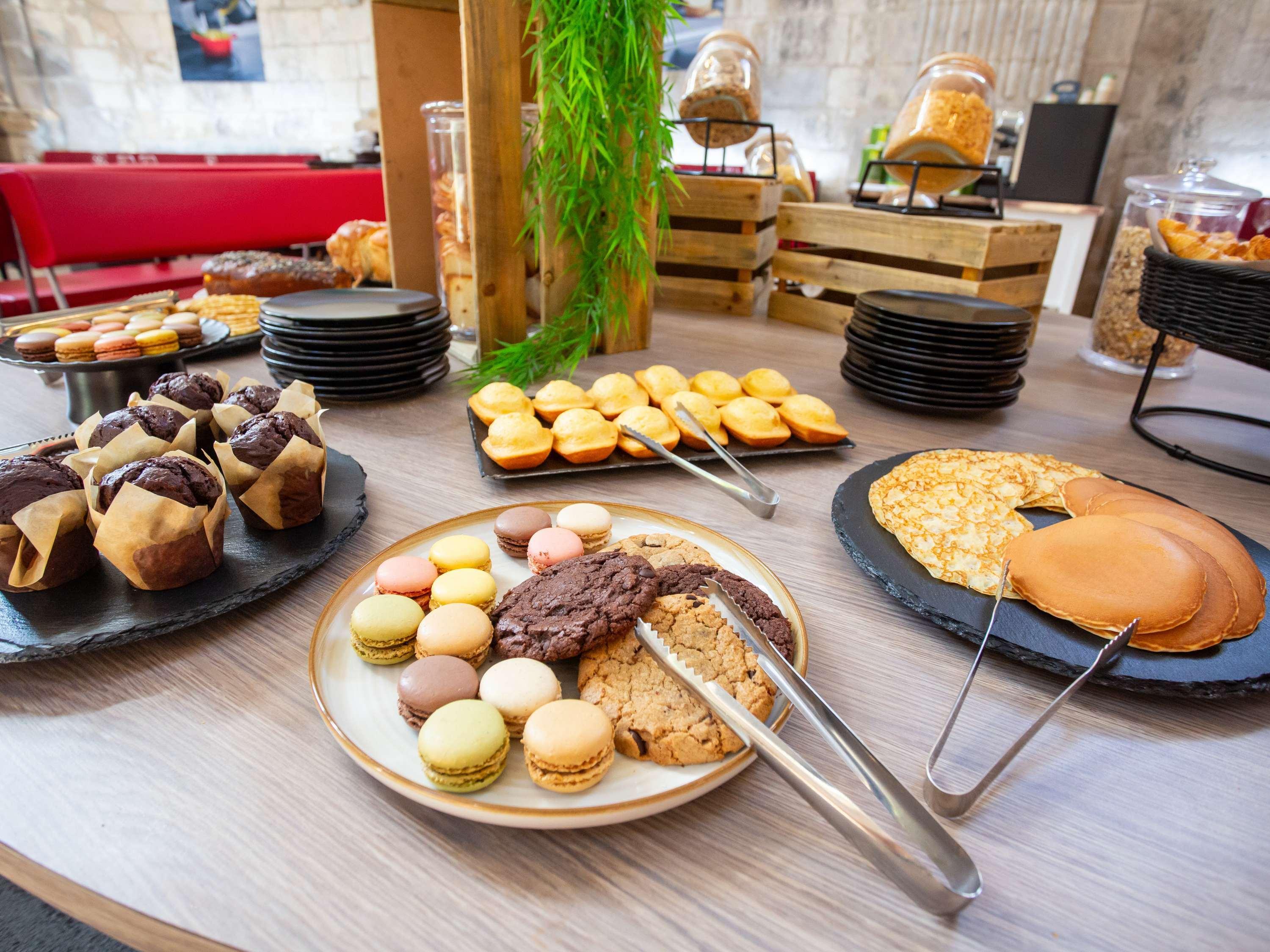 Hôtel de Bourbon Mercure Bourges Centre – Jardin - Parking privé gratuit by null