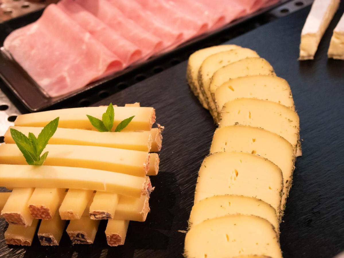 Hôtel Restaurant Le Mont-Paisible by null