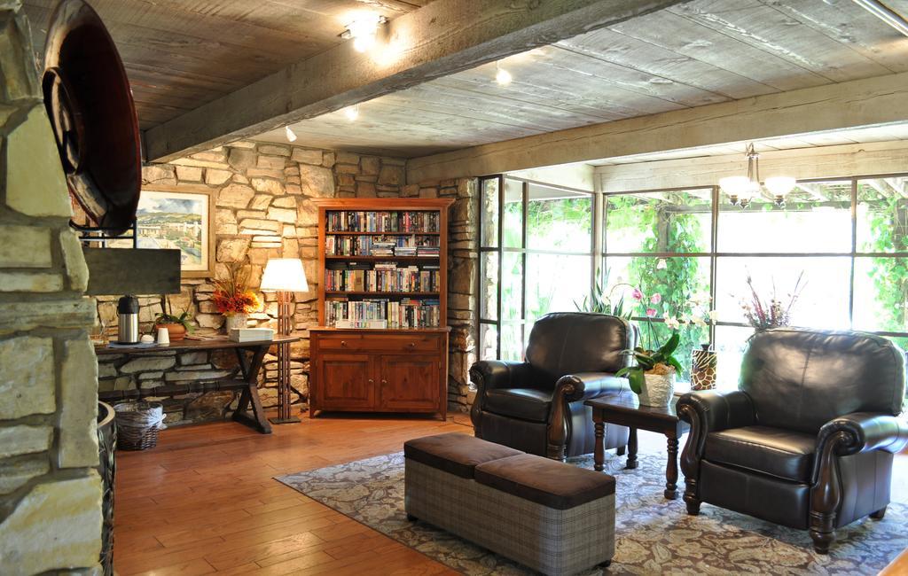 Carmel Valley Lodge by null
