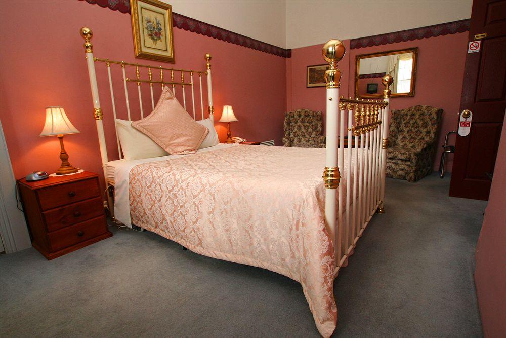 The Lodge on Elizabeth by null