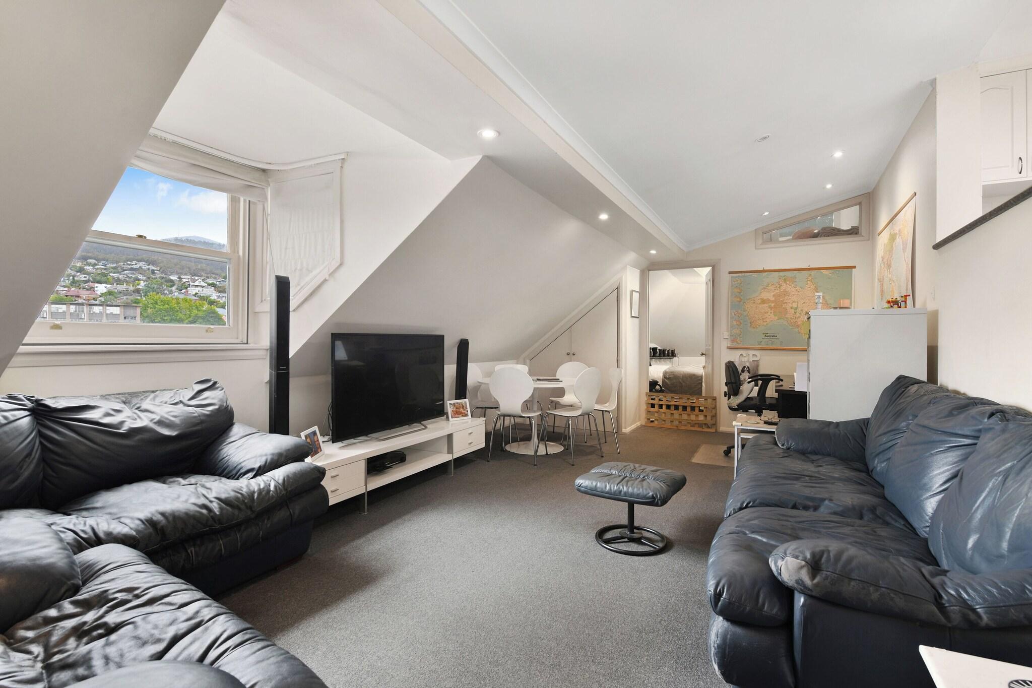 The Lodge on Elizabeth by null