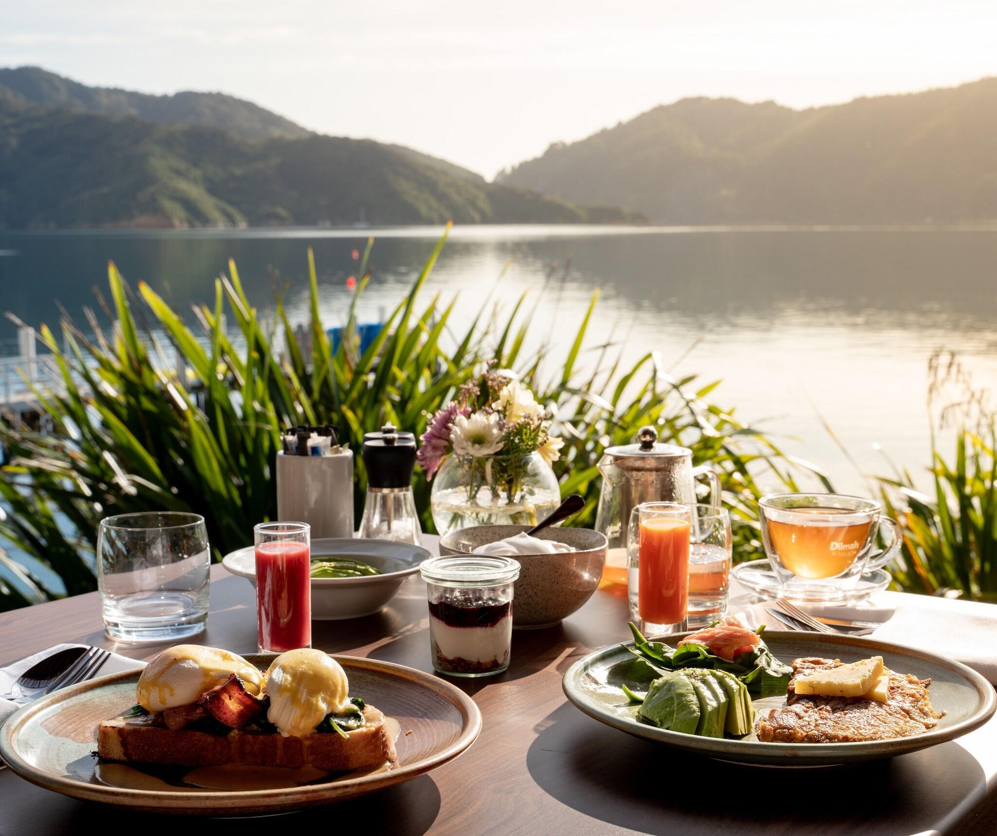 Bay of Many Coves Resort by null