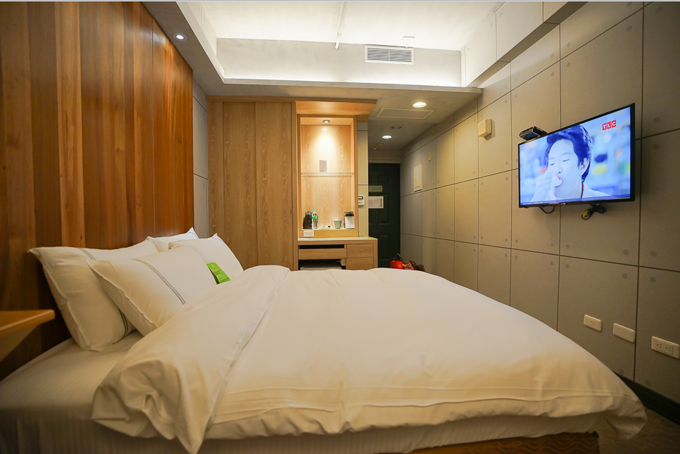 CHECK inn Express Taichung Fengchia