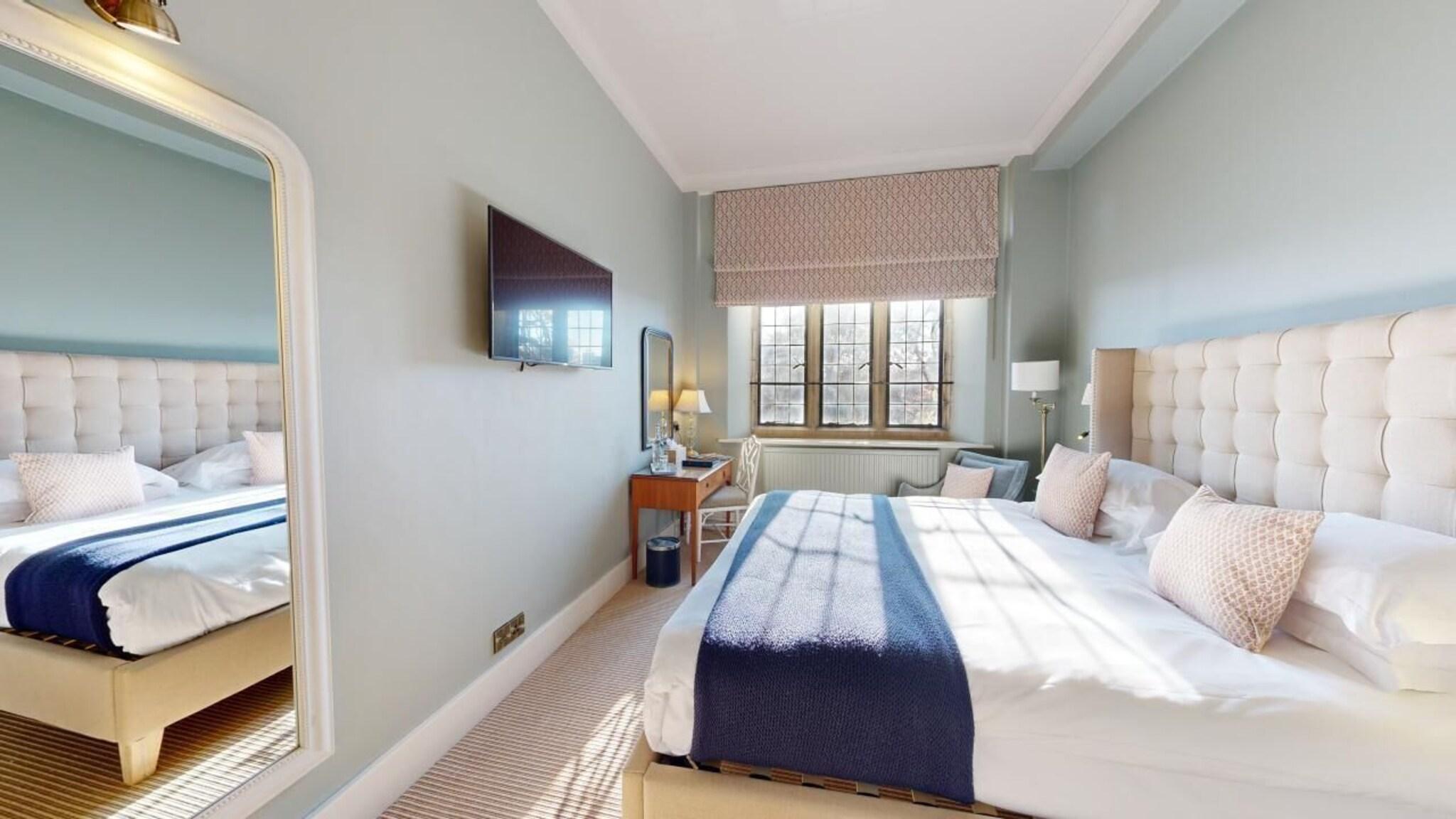 The Castle Hotel by null