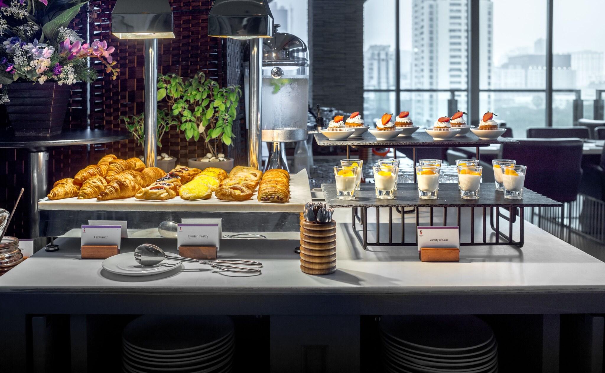 Sivatel Bangkok by null