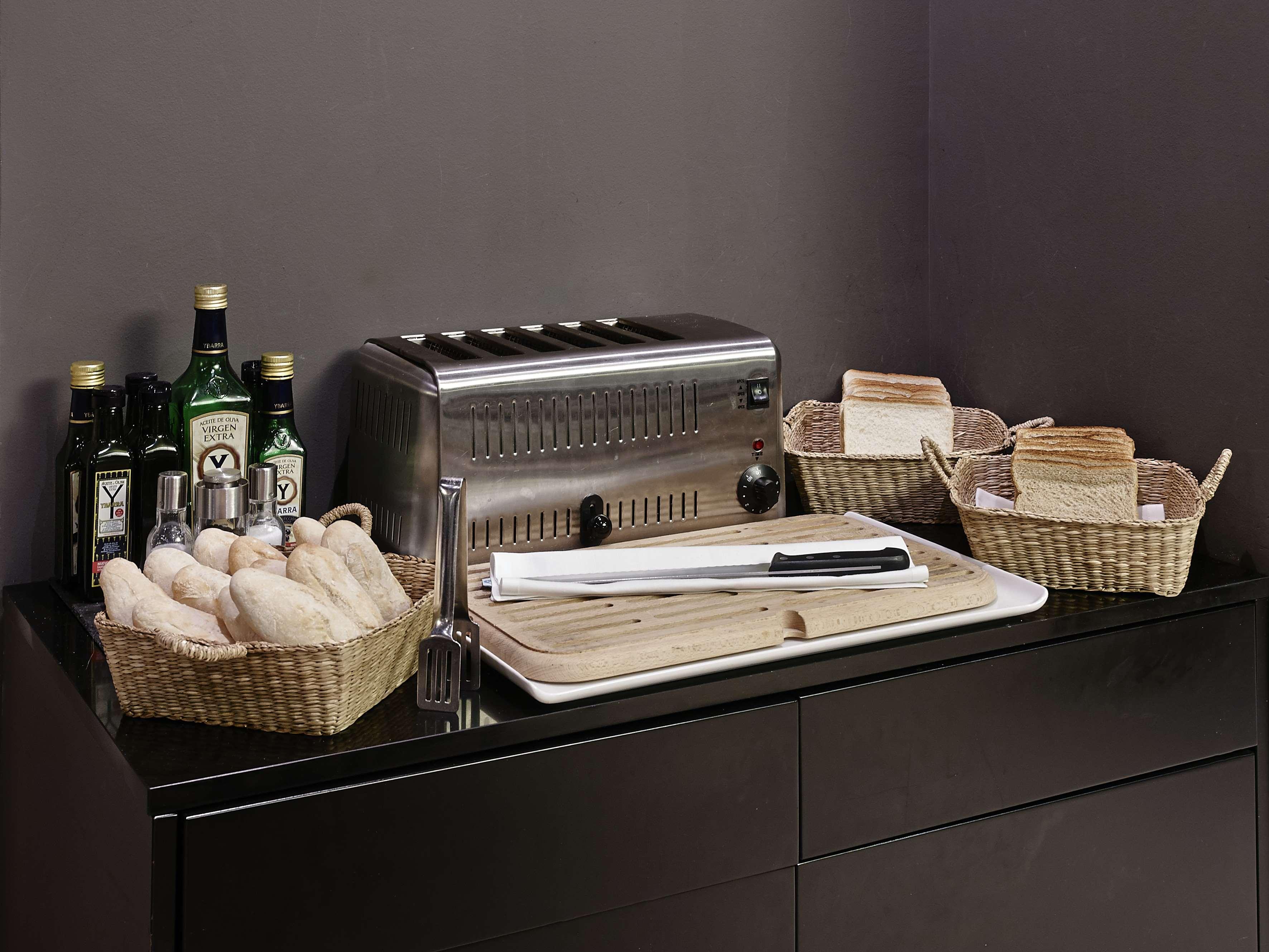 Hotel Carris Cardenal Quevedo (Ourense) by null