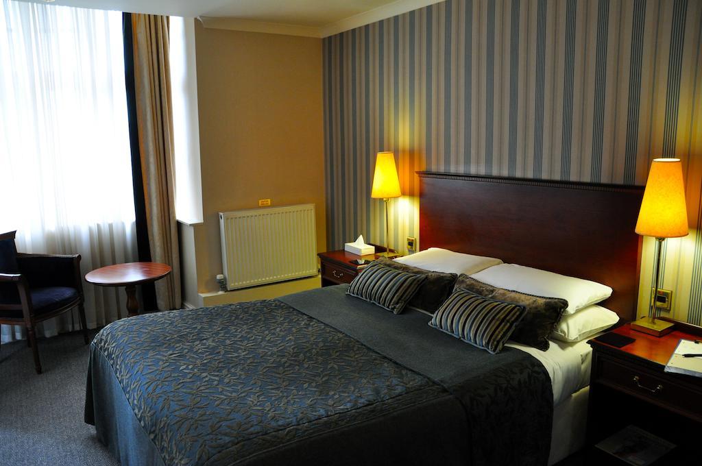 Cairn Hotel
