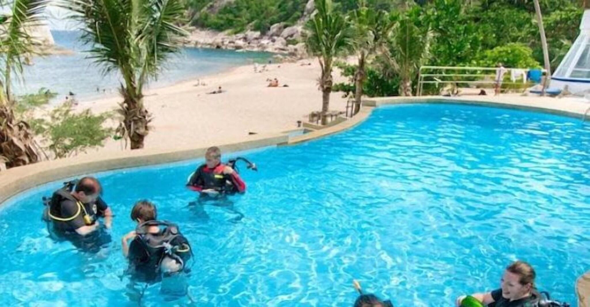 Lub d Koh Tao Tanote Bay by null