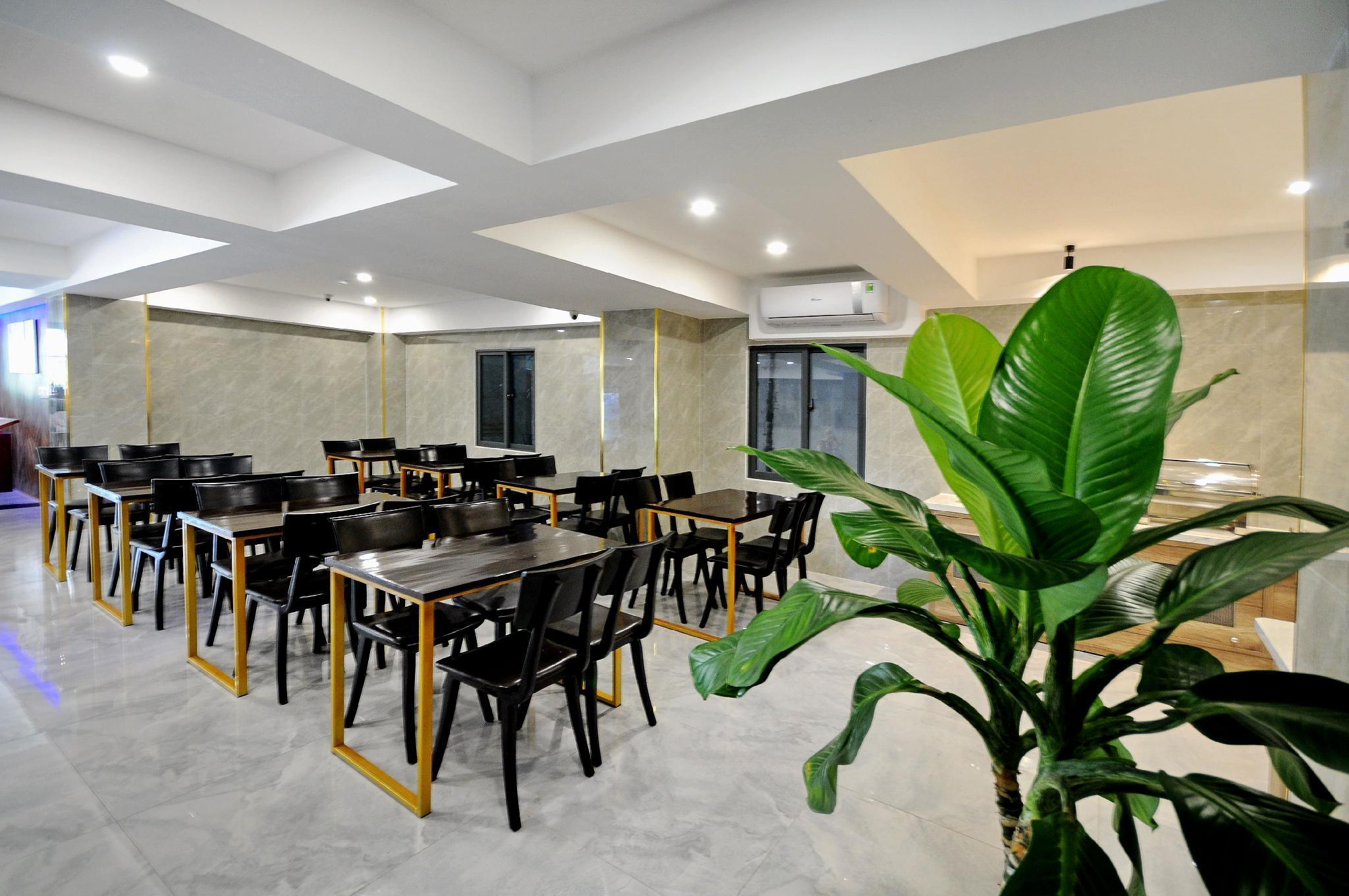 Golden Lotus Hotel Sen Vang