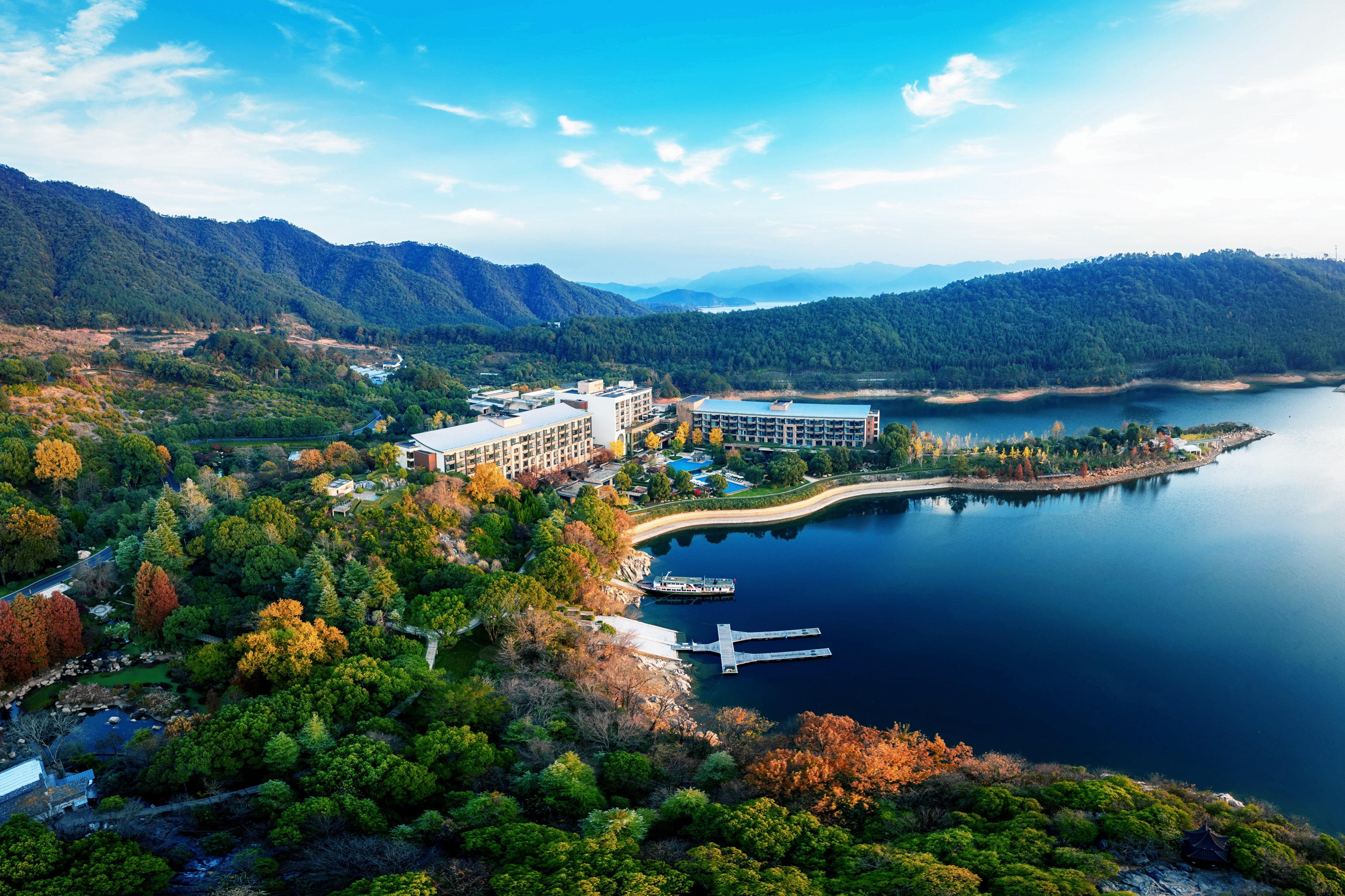 InterContinental Onethousand Island Lake Resort by null