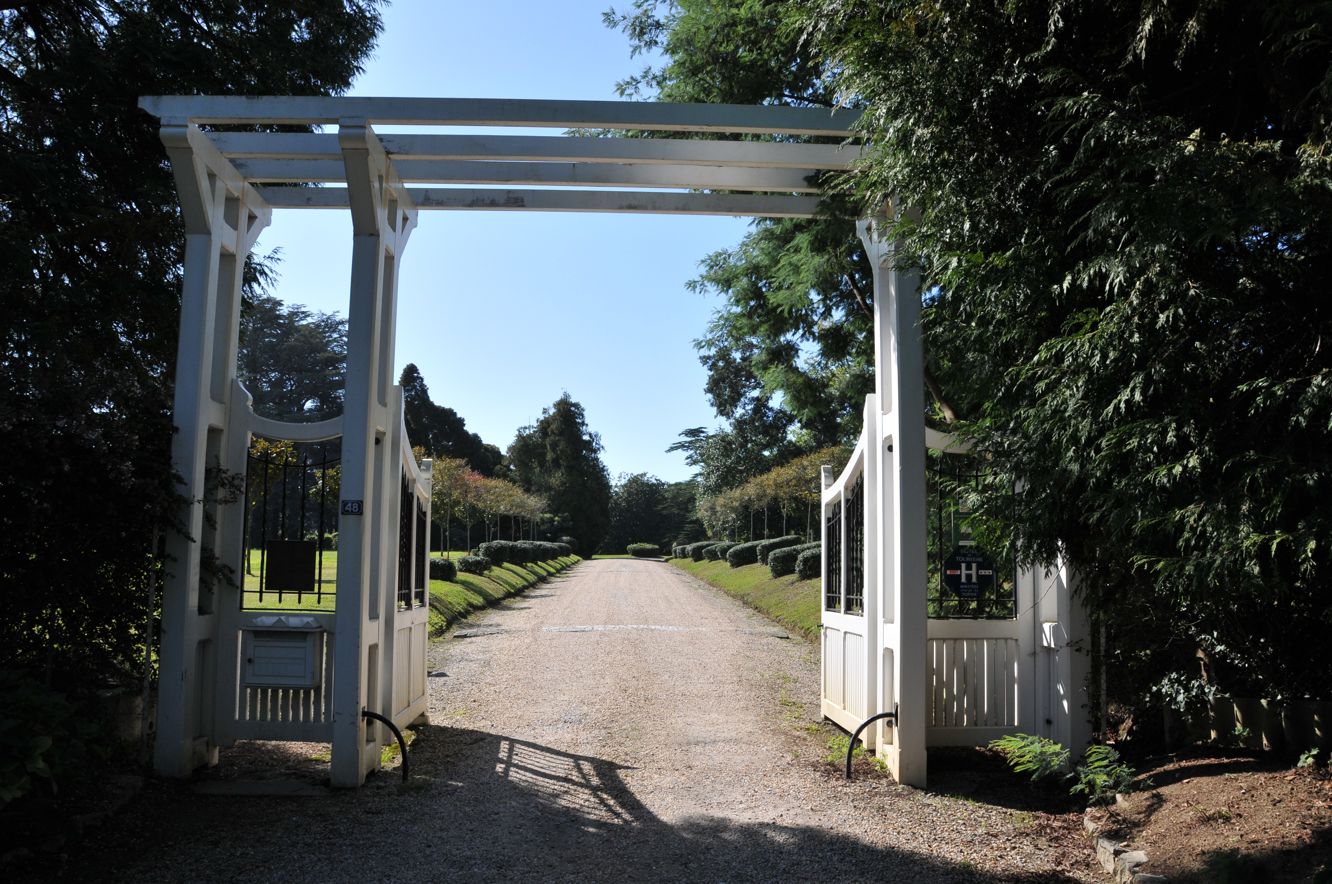 Chateau Du Clair De Lune