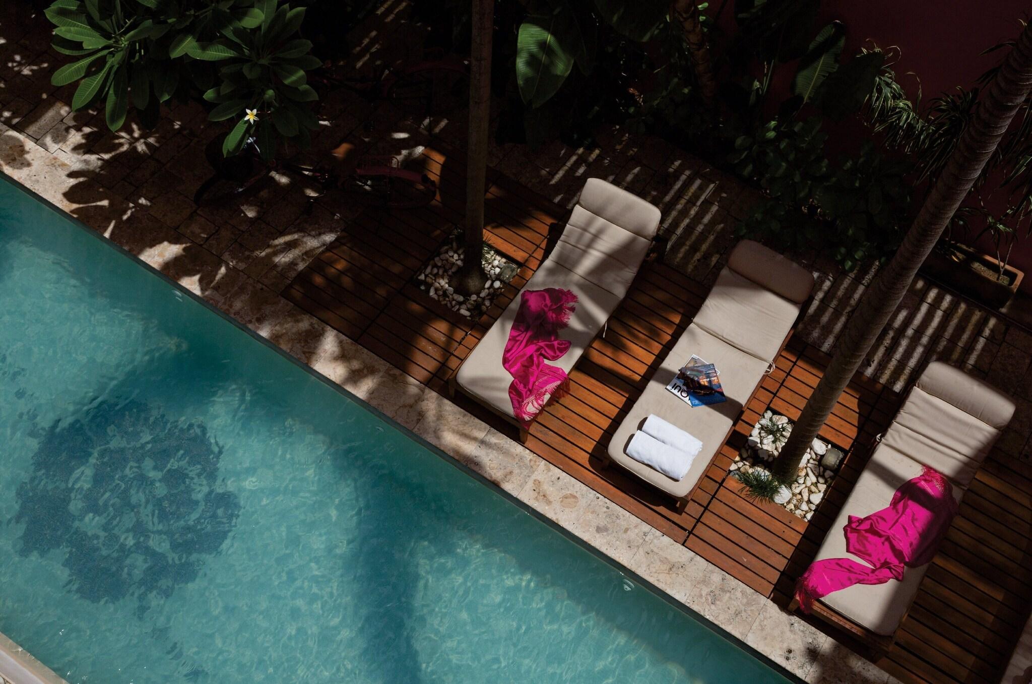 Rosas & Xocolate Boutique Hotel + SPA by null