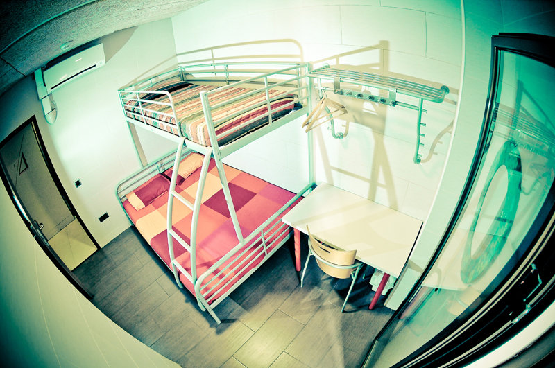 Habitación Doble con baño compartido (2 camas)