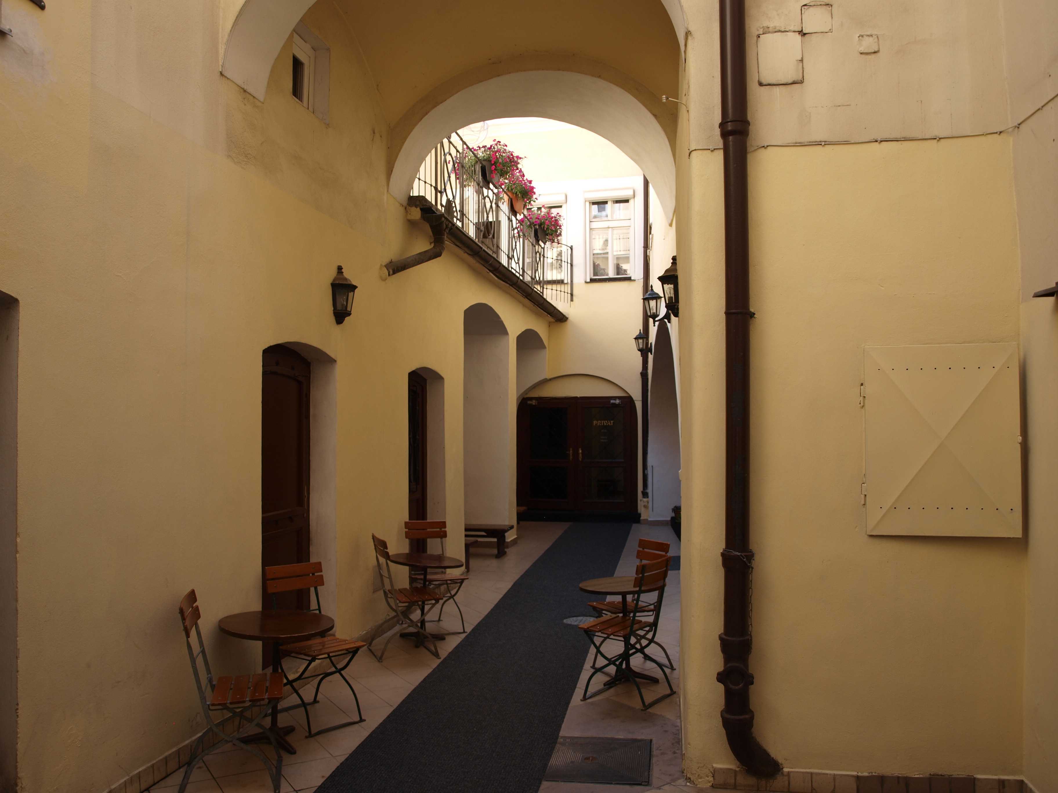 King George Hotel - photo