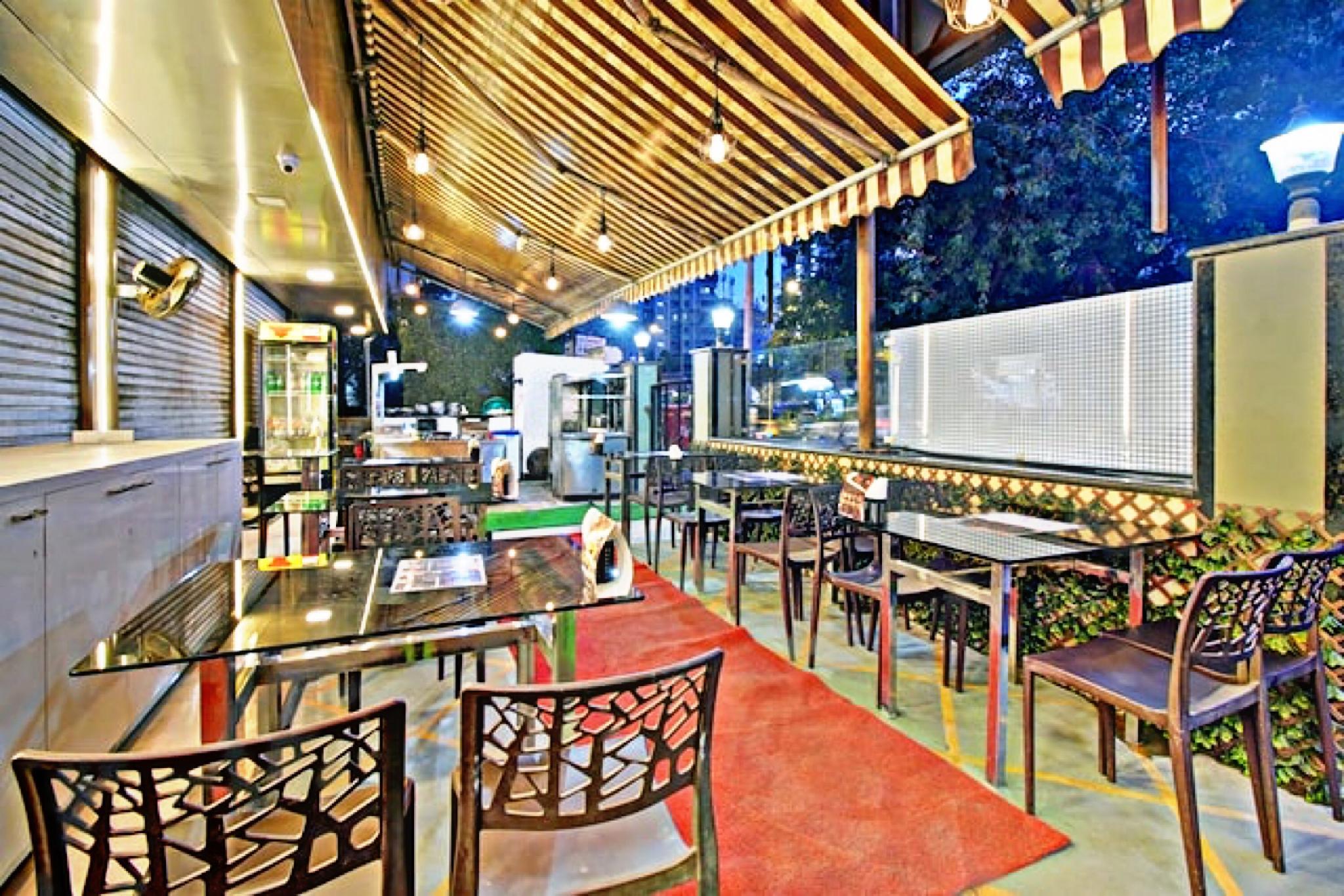 Capital O 11218 Hotel Mina International