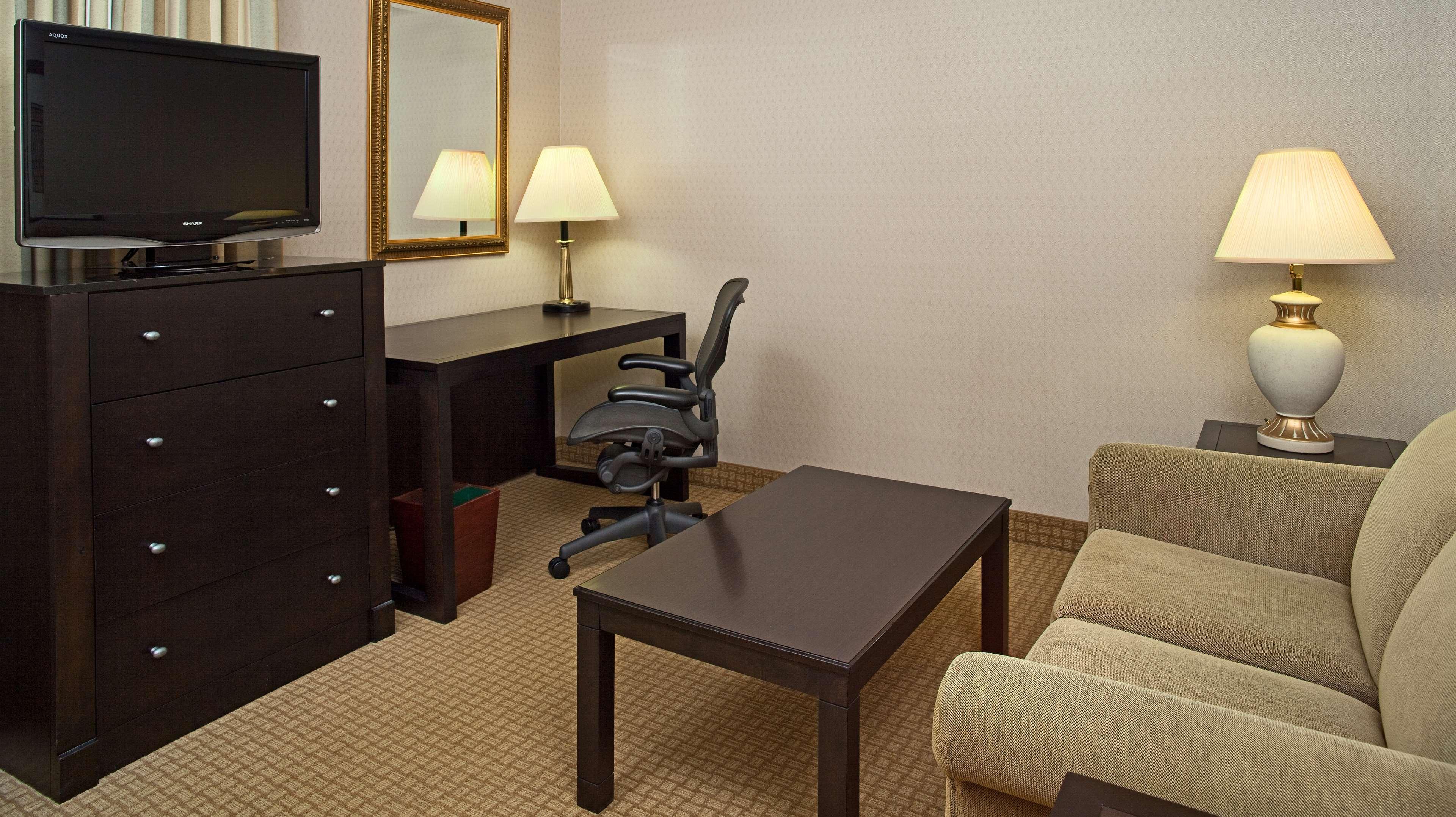 DoubleTree by Hilton Chicago Wood Dale - Elk Grove