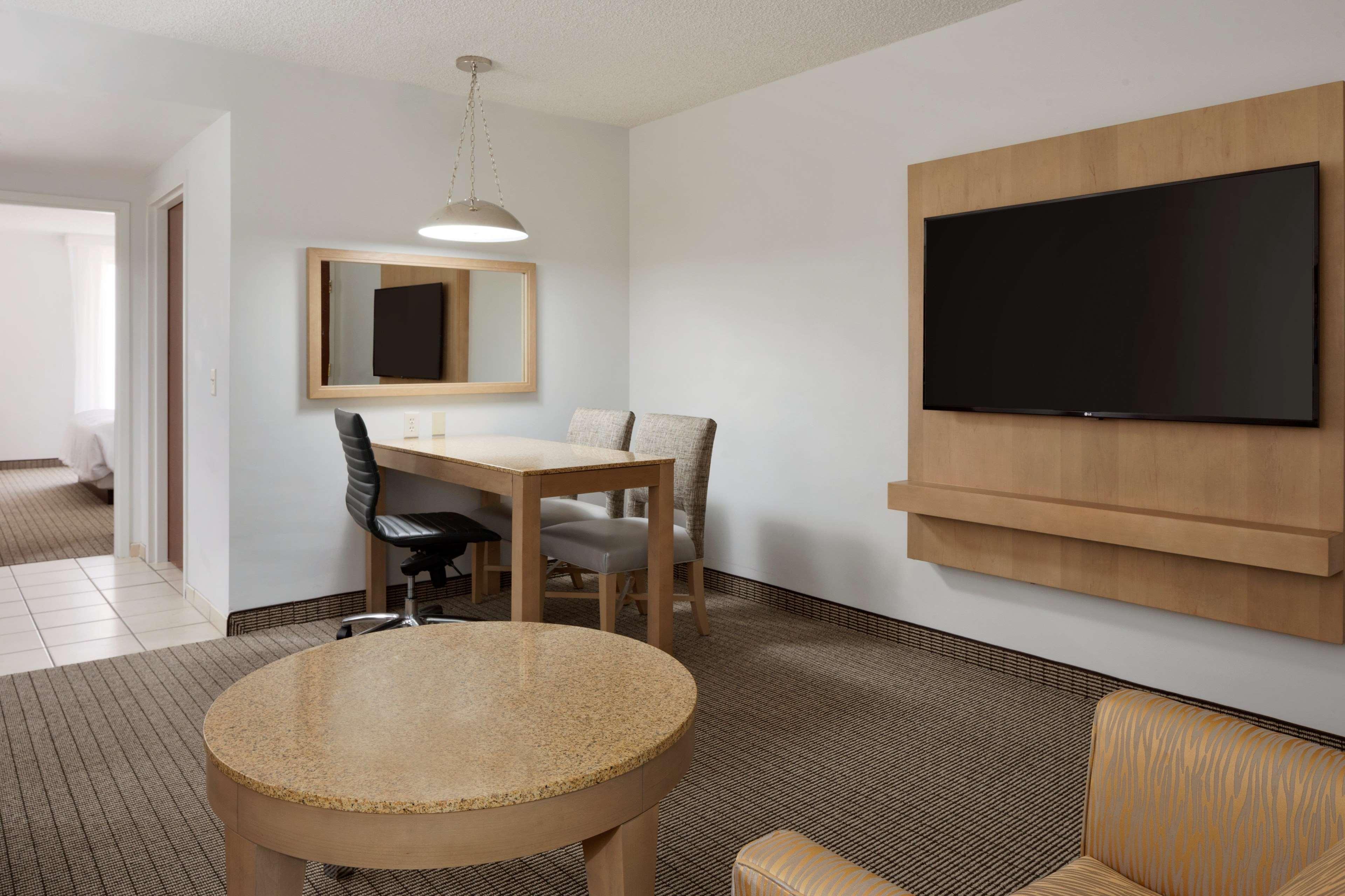 Embassy Suites by Hilton Denver International Airp
