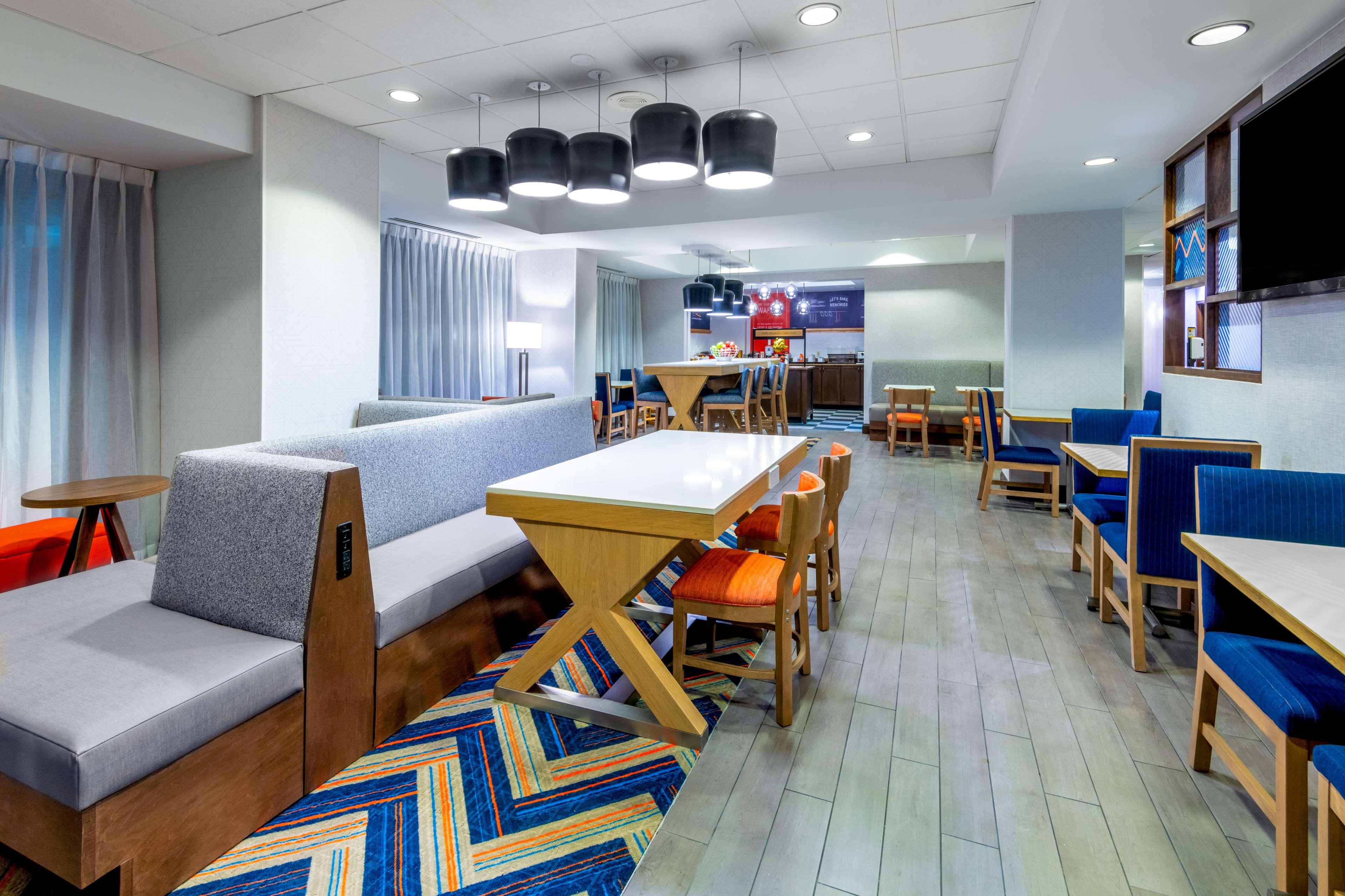 Hampton Inn Denver-International Airport