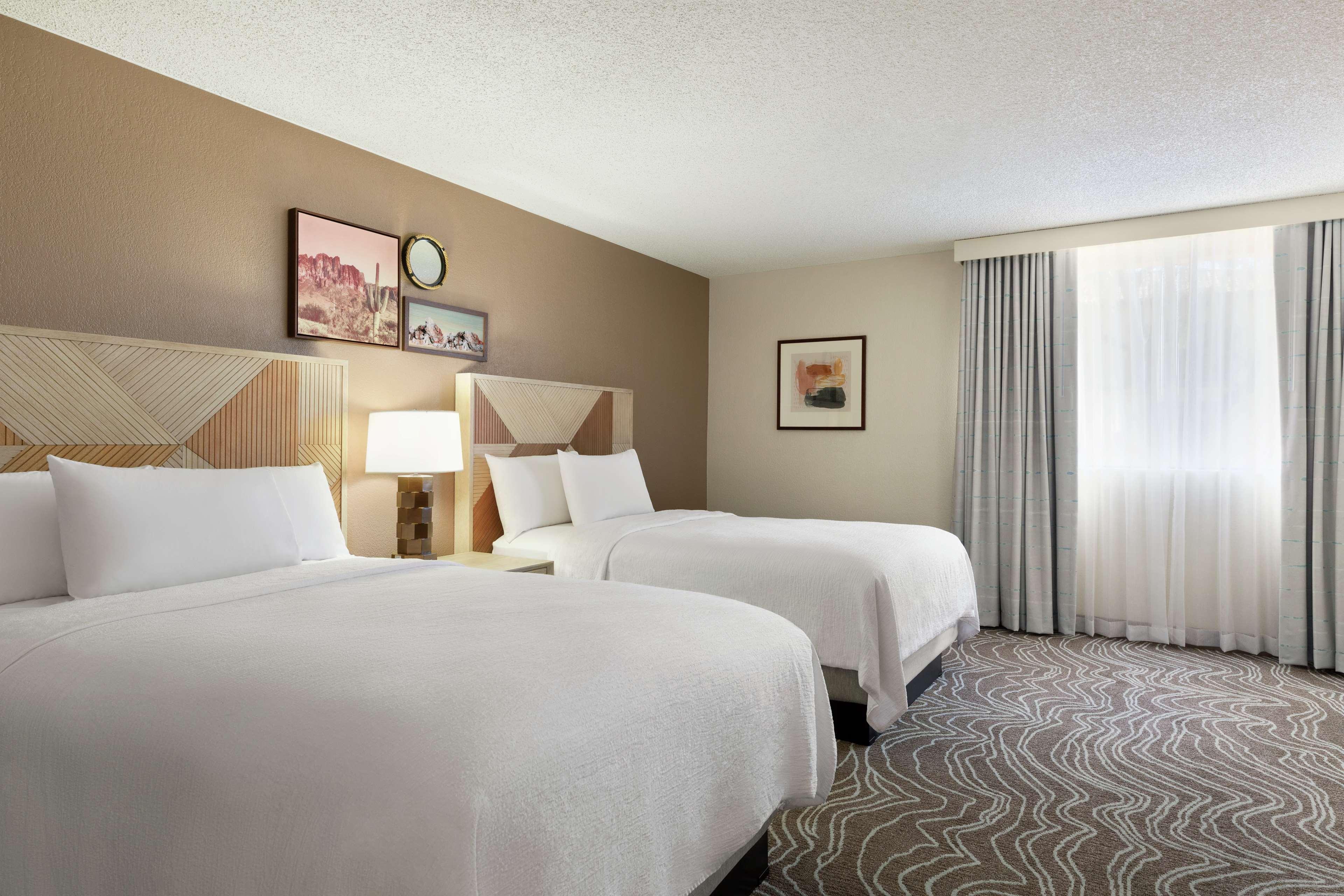 Embassy Suites by Hilton Phoenix Tempe