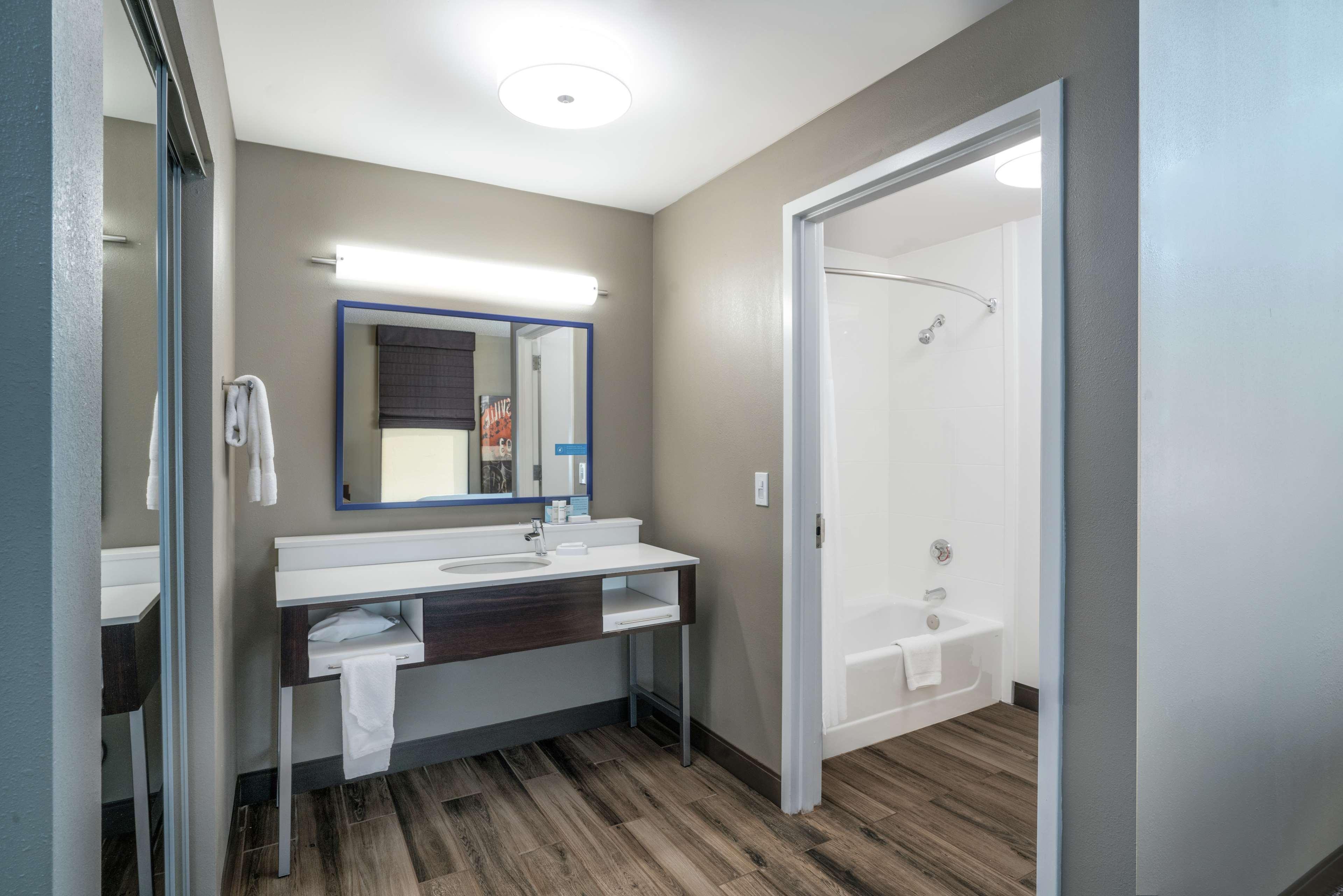 Hampton Inn Madison Huntsville Airport