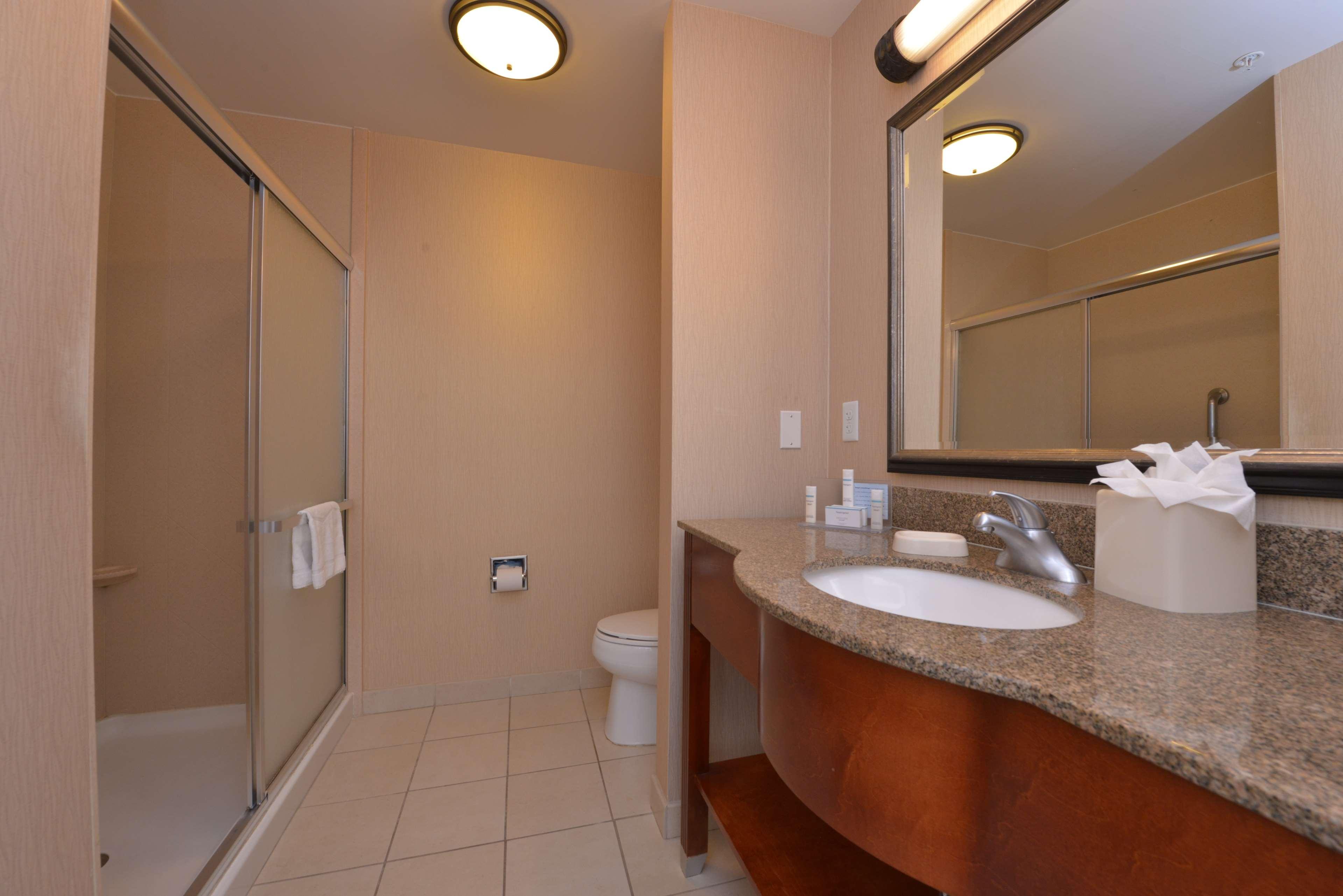 Hampton Inn & Suites Bakersfield North Airport