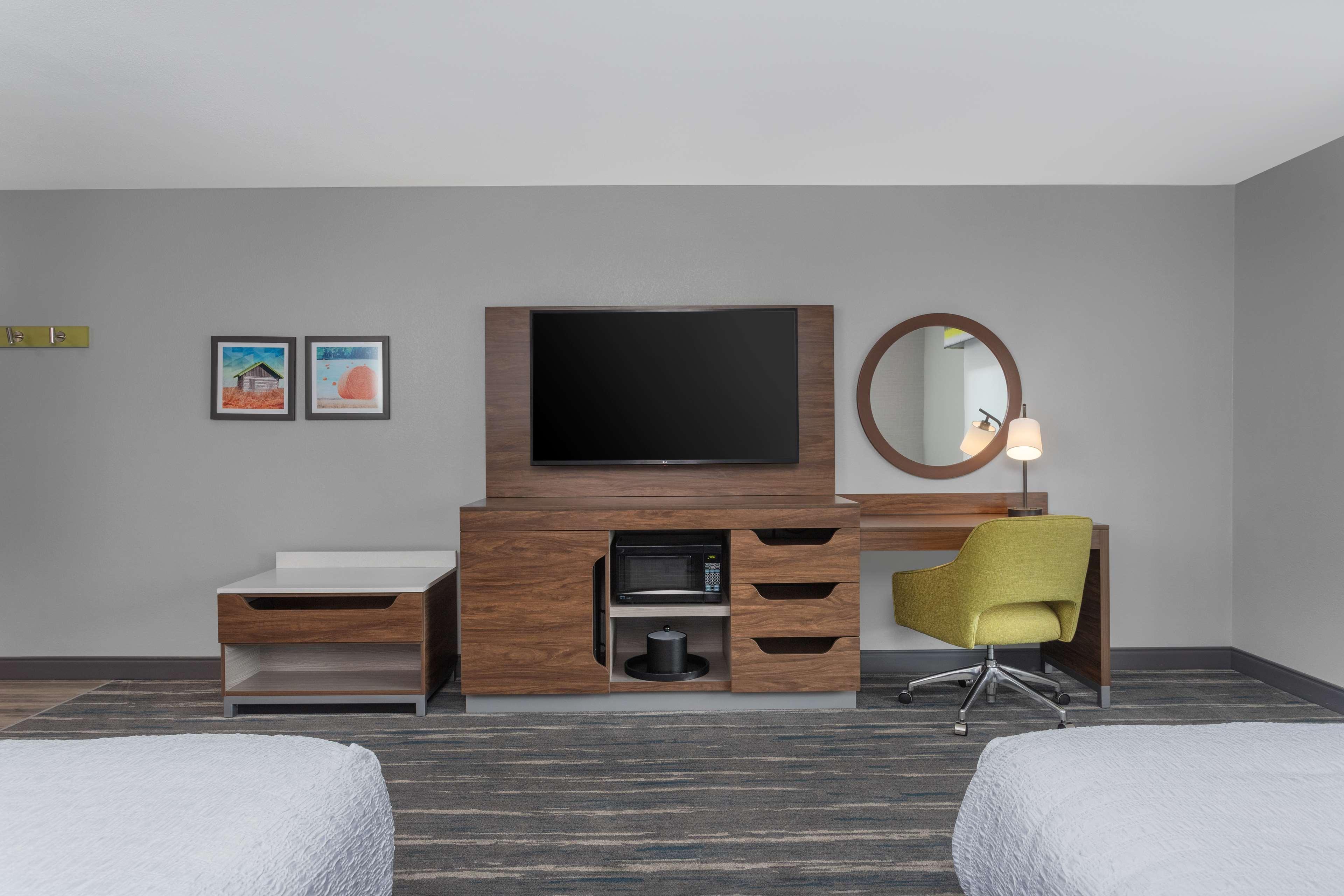 Hampton Inn & Suites Lincoln Northeast/I-80