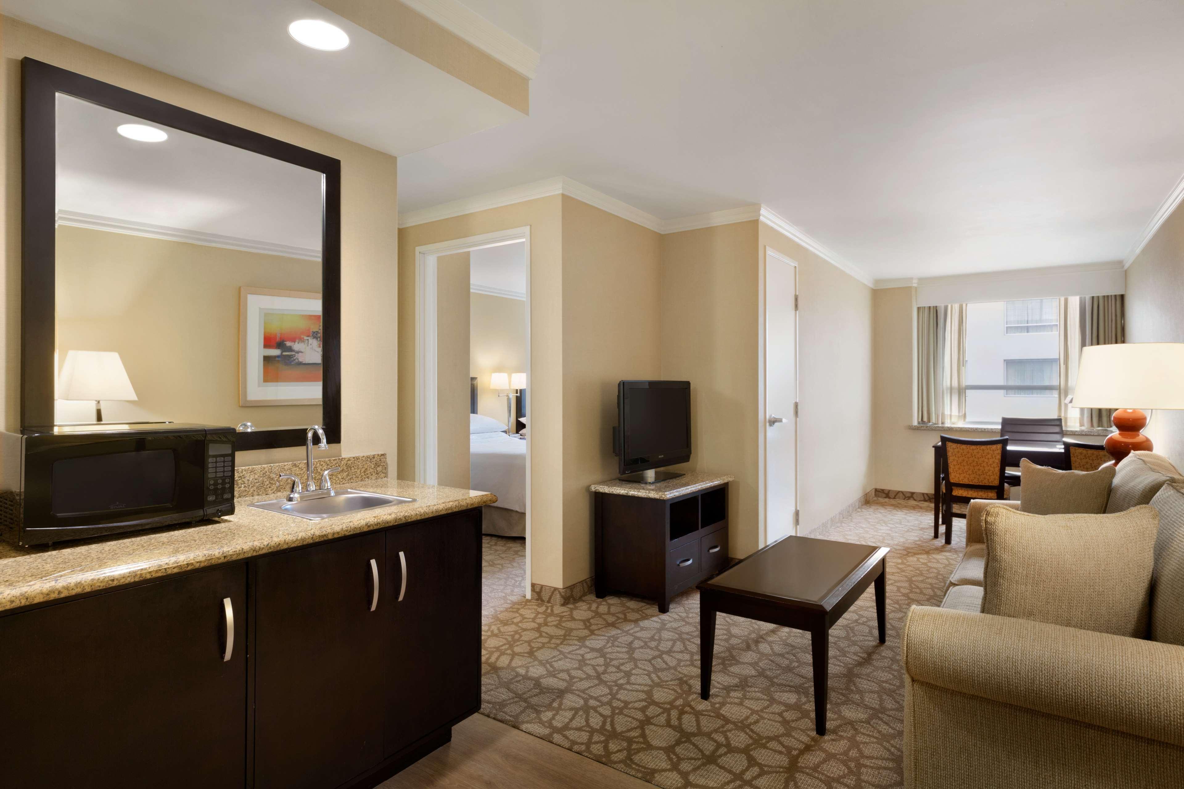 Embassy Suites Los Angeles Glendale