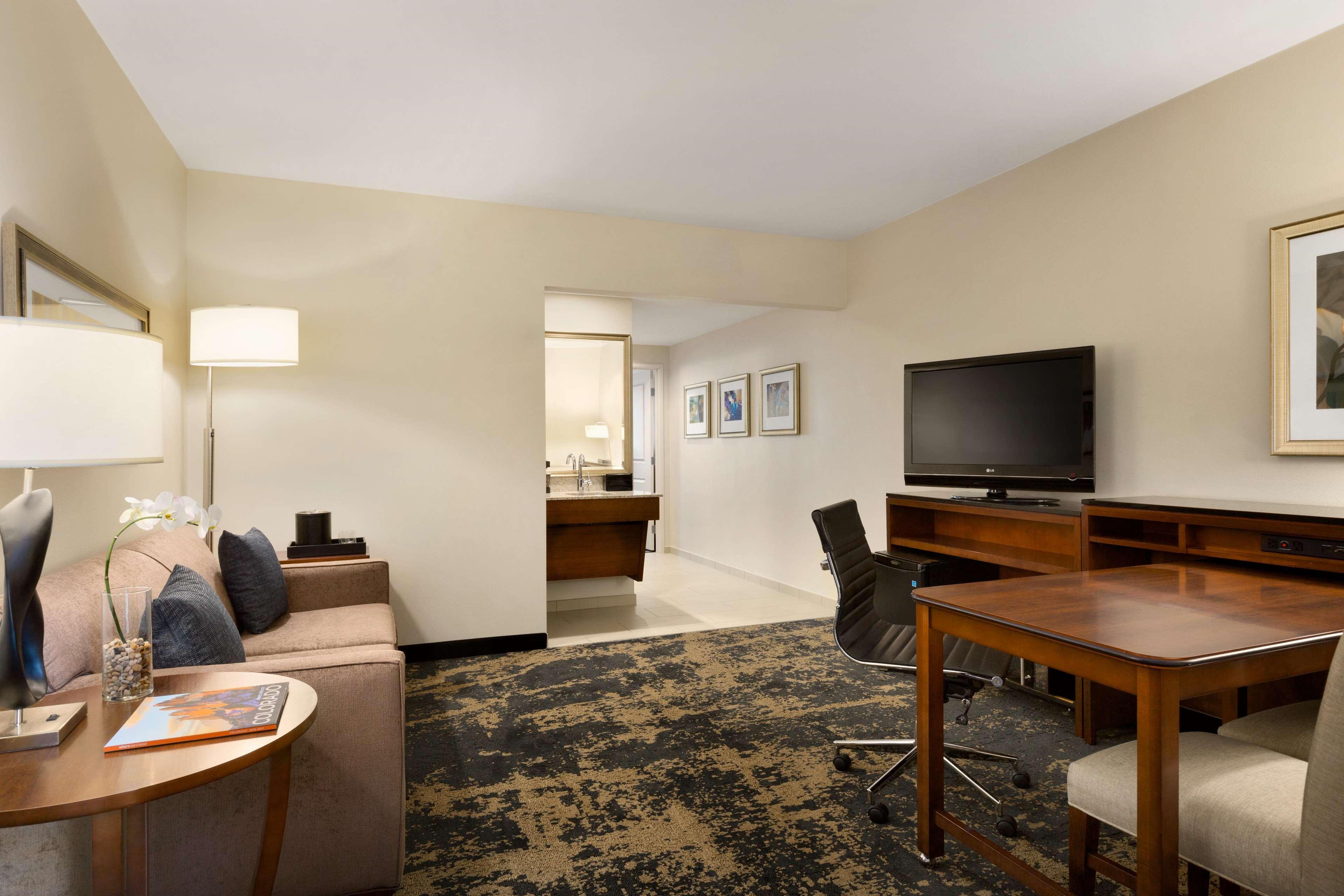 Embassy Suites by Hilton Denver Downtown Conventio