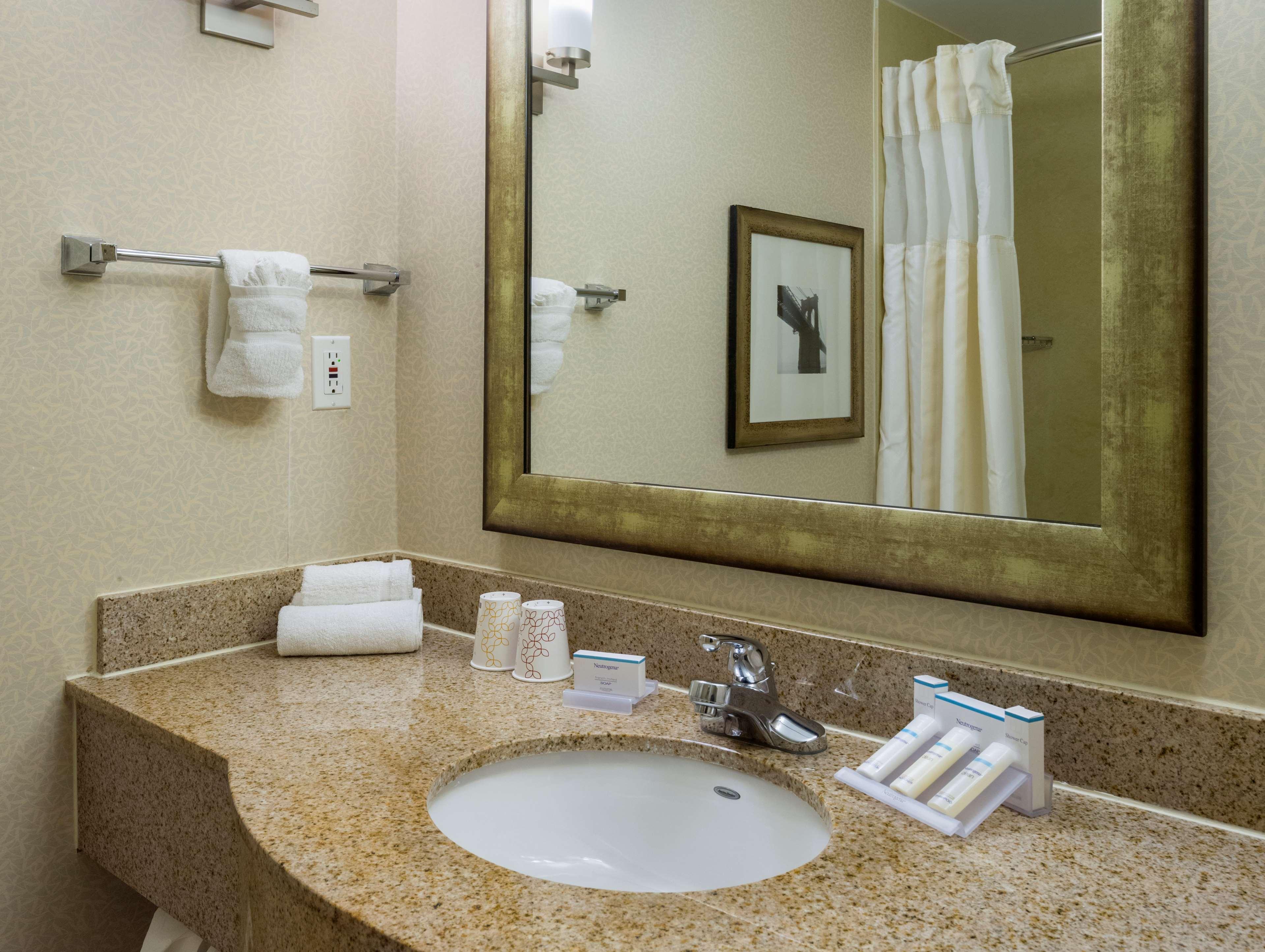 Галерея изображений Amtd Idea Tribeca Hotel