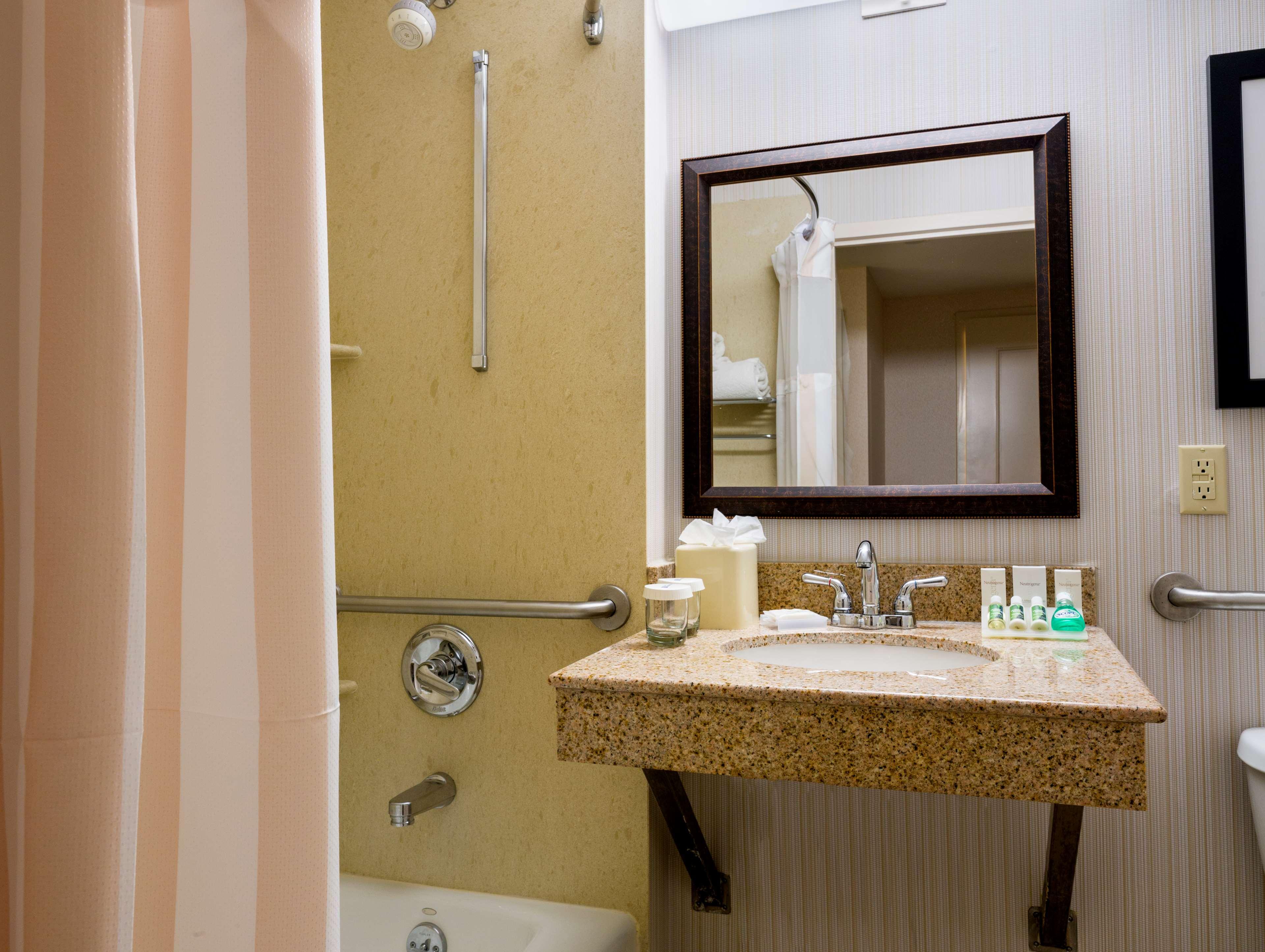 Галерея изображений Amtd Idea Tribeca Hotel