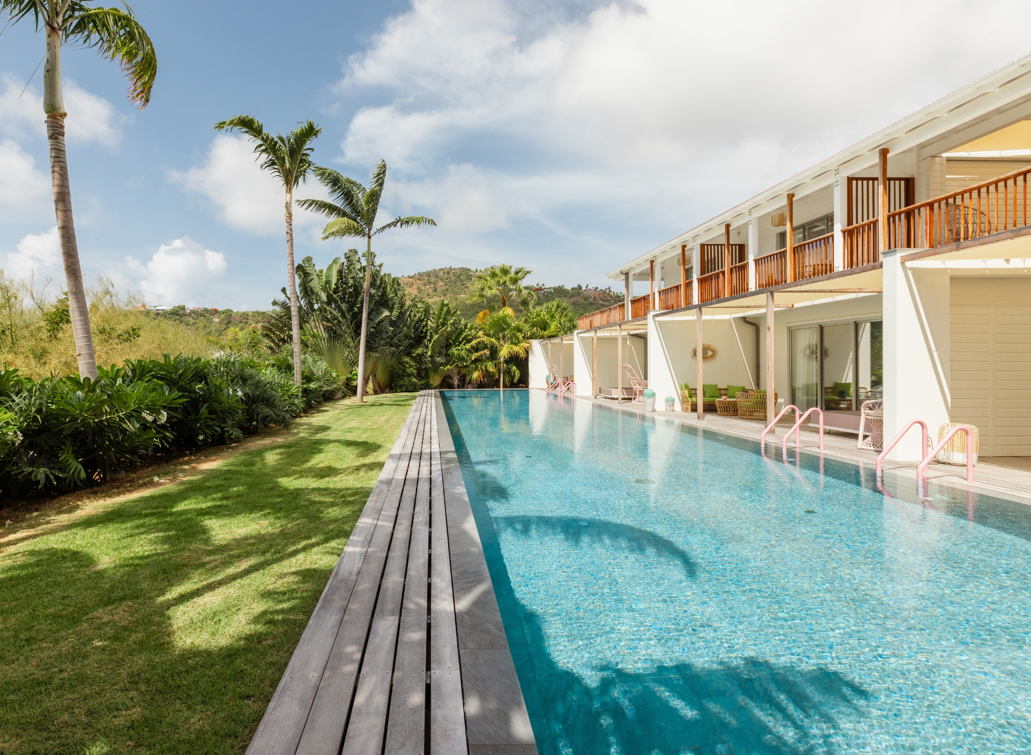 Tropical Hotel by null