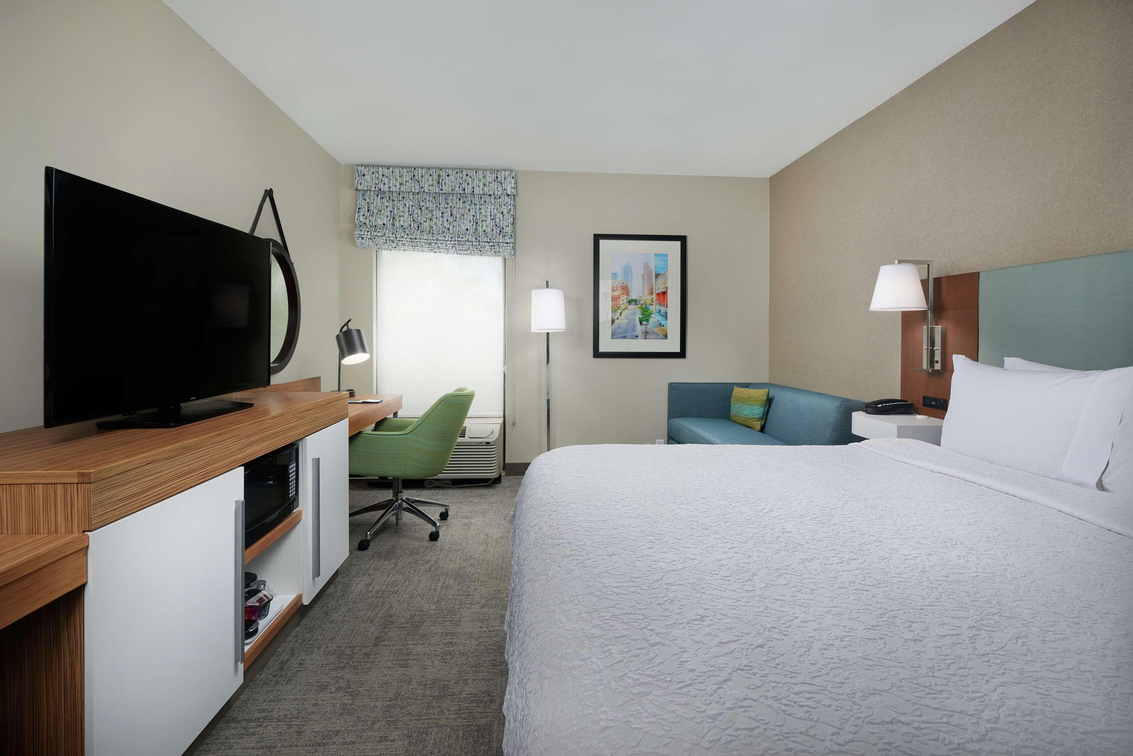 Hampton Inn Louisville I-65 @ Brooks Rd.