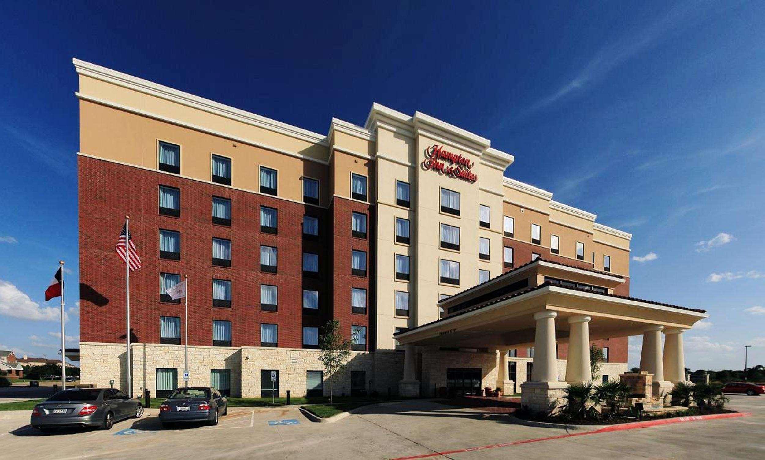 Hampton Inn & Suites Dallas/Lewisville-Vista Ridge Mall, TX image