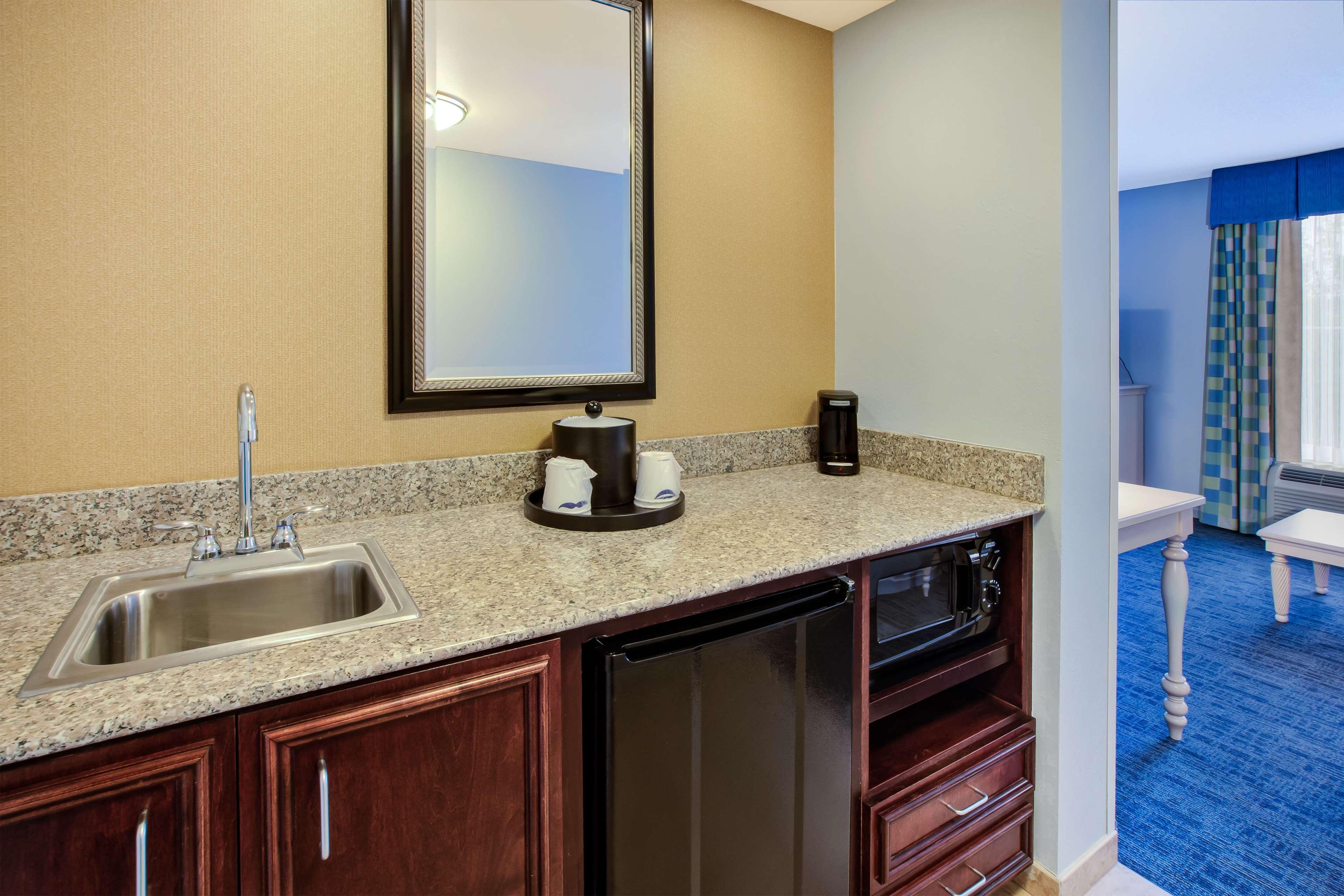 Hampton Inn & Suites Cape Cod-West Yarmouth