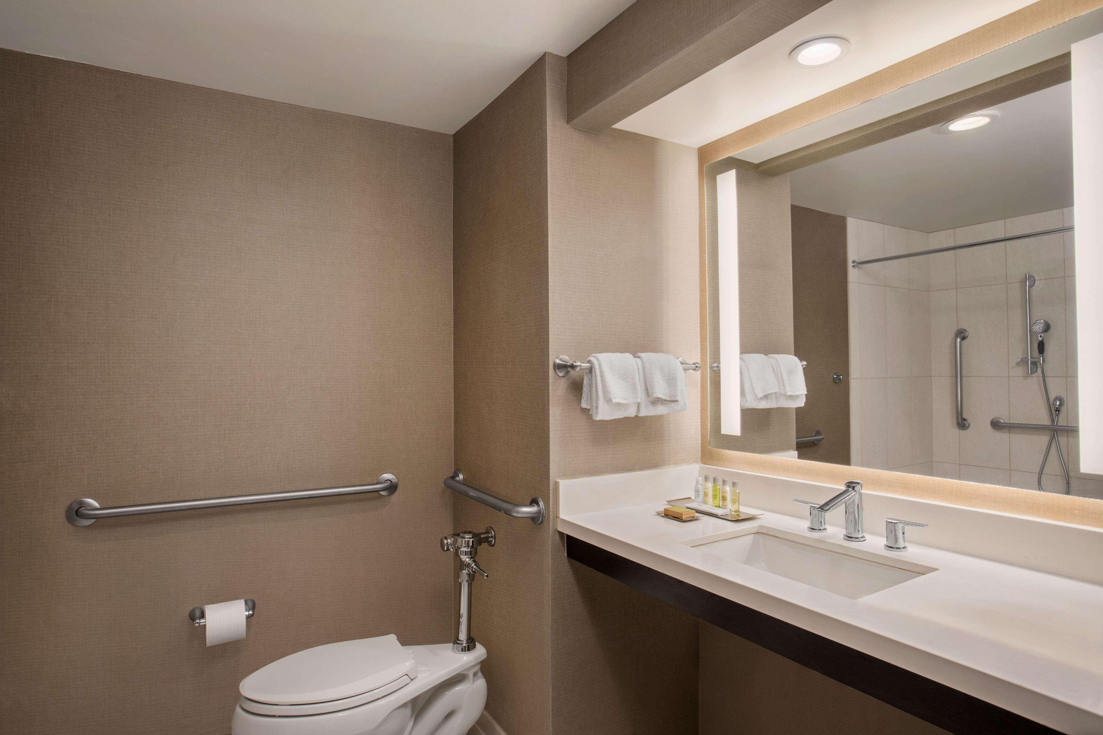 DoubleTree by Hilton Hotel Los Angeles Norwalk
