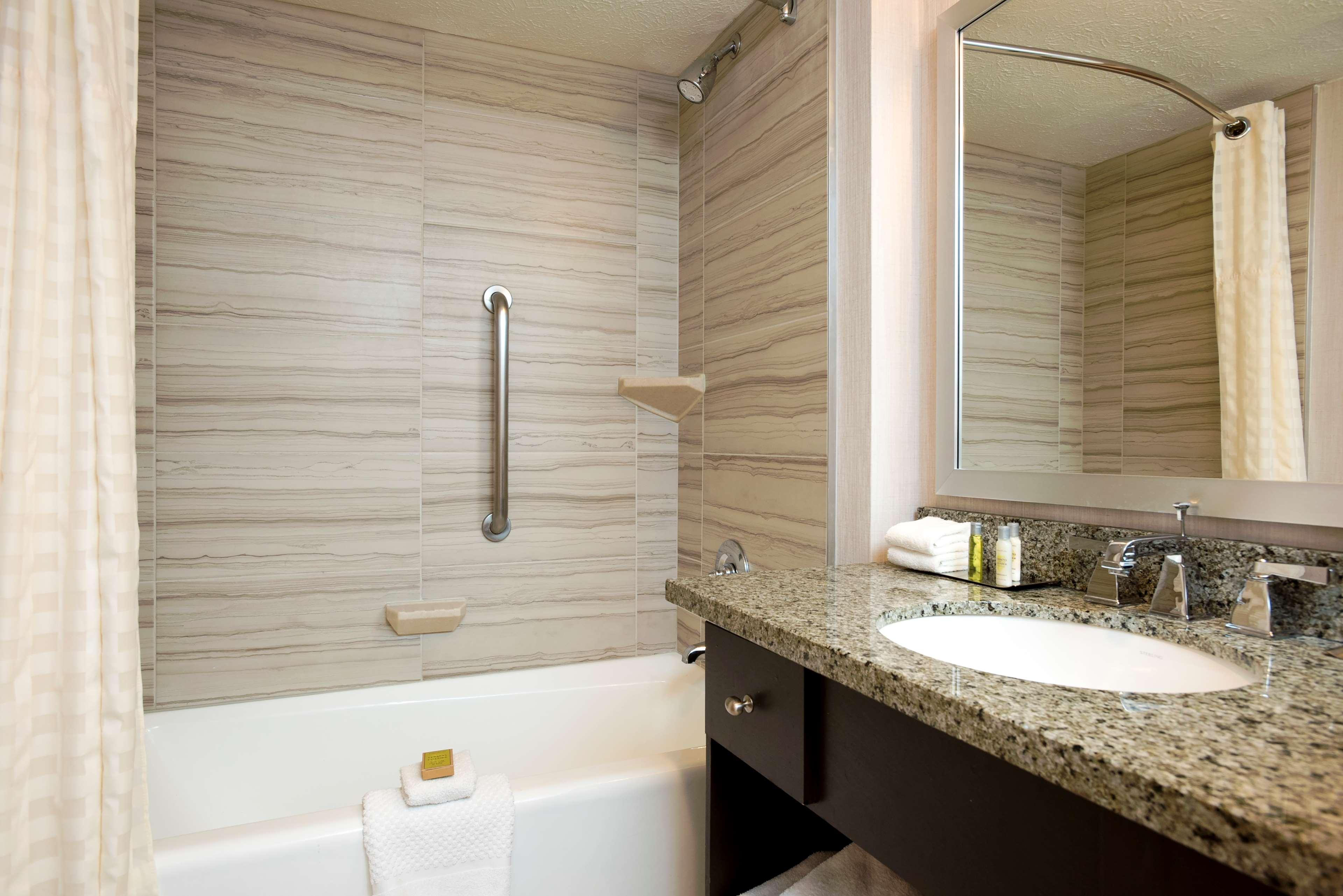 DoubleTree by Hilton Denver - Aurora