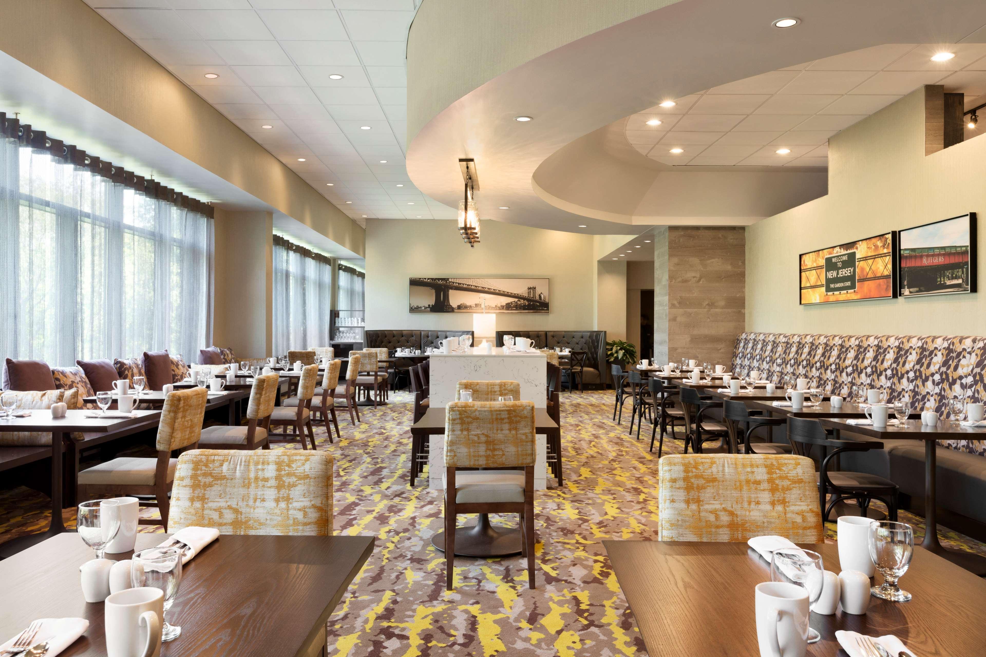 Hilton East Brunswick Hotel & Executive Meeting