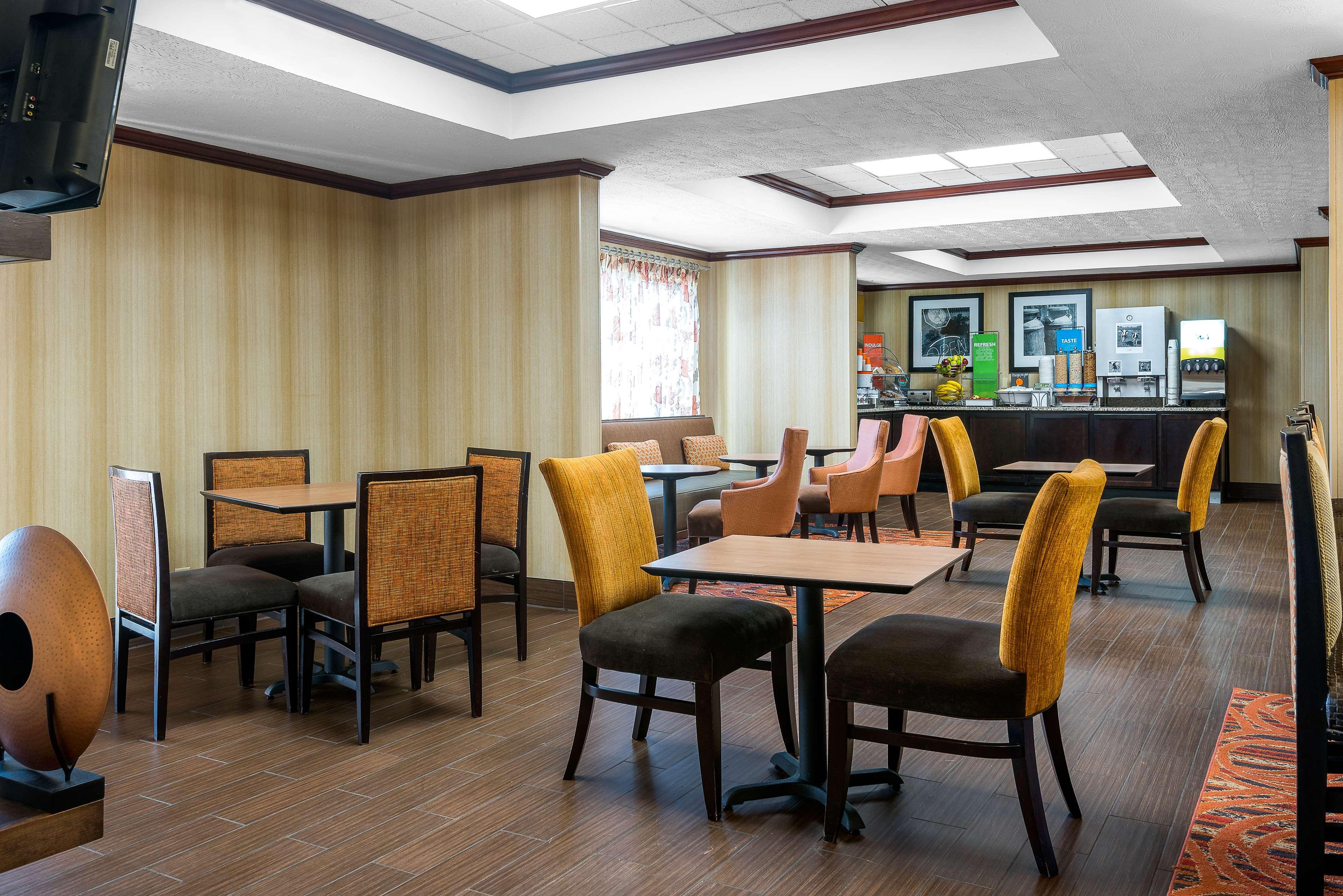 Hampton Inn Parkersburg-Mineral Wells