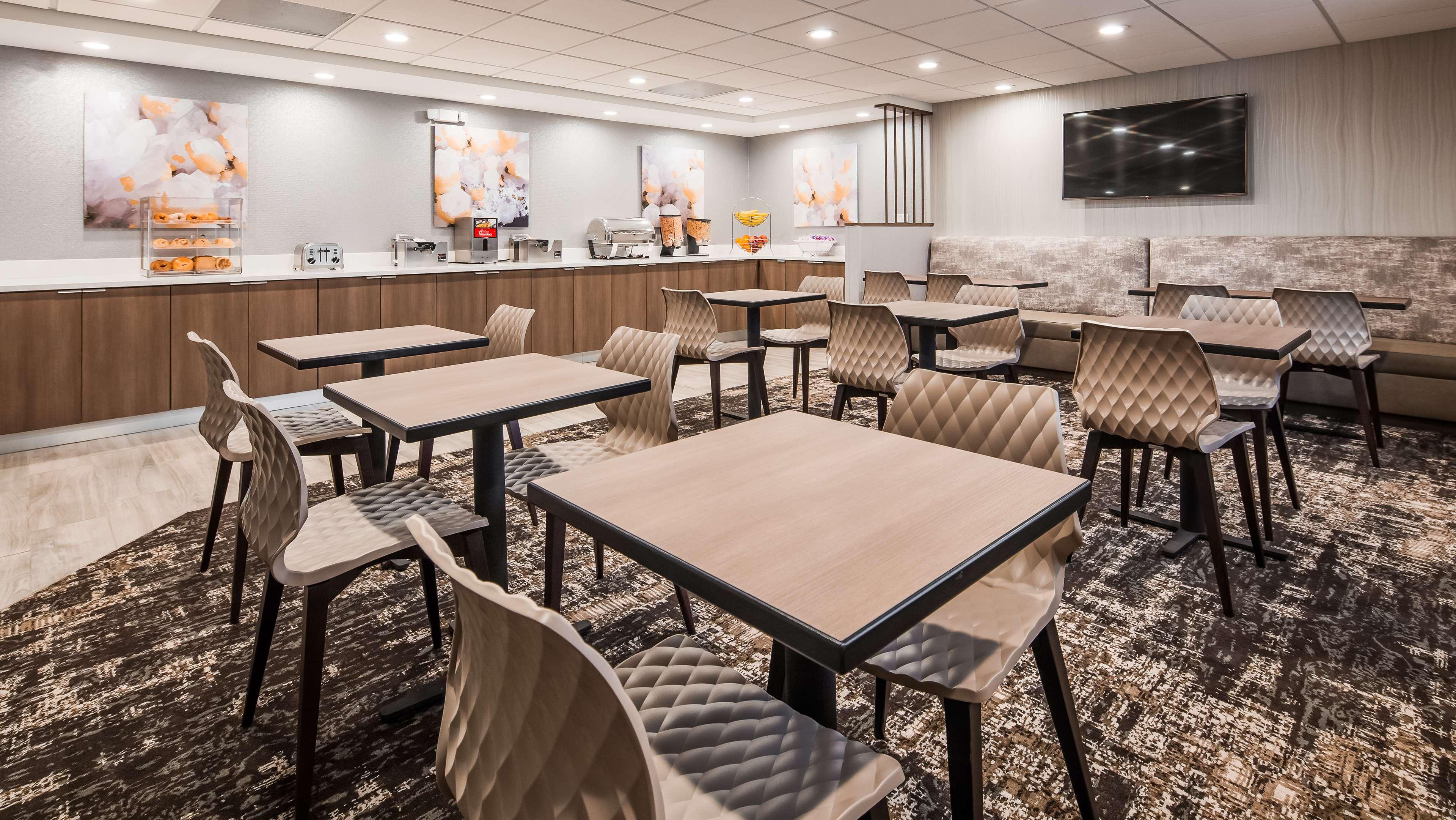 Surestay Plus By Best Western Chicago Lombard