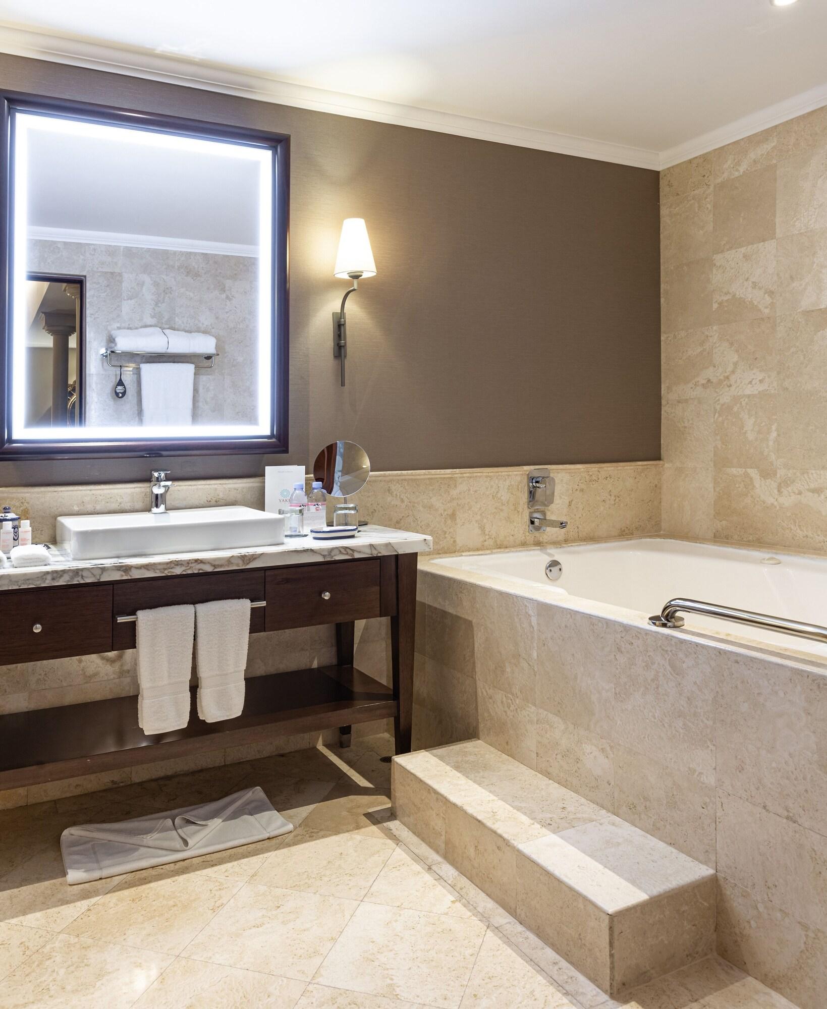 Country Club Lima Hotel by null