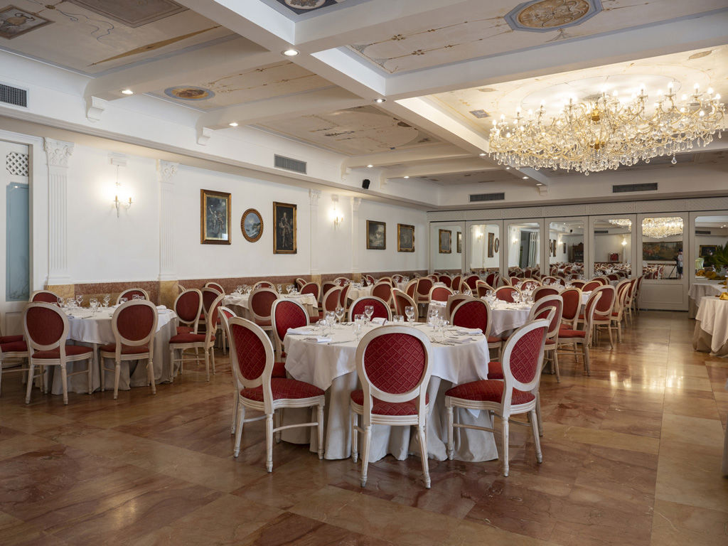 Delfino Beach Hotel CDS Hotels