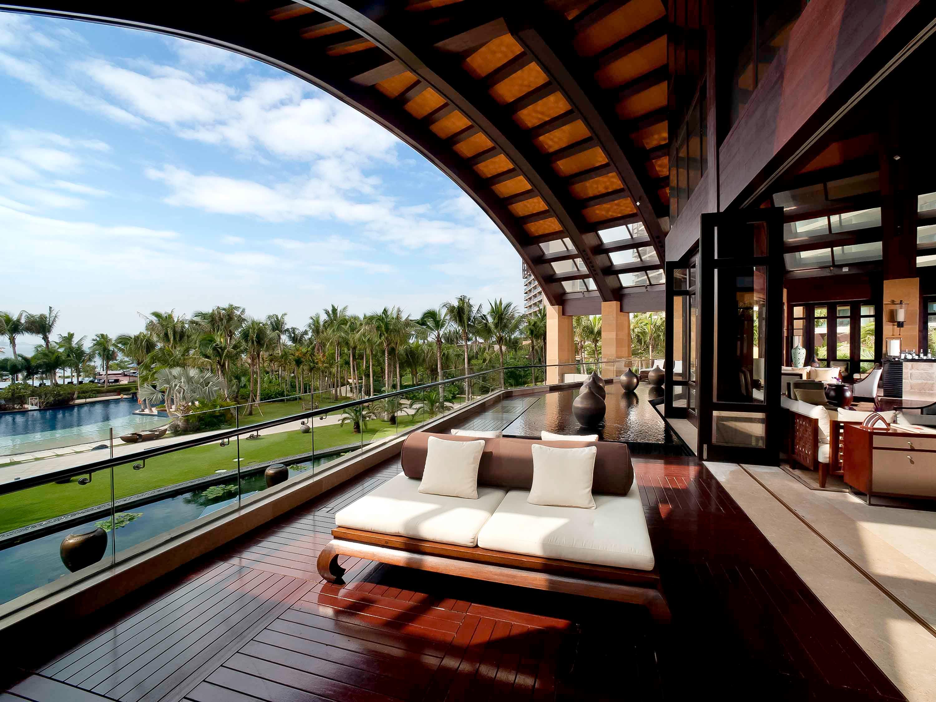 Pullman Oceanview Sanya Bay Resort & Spa