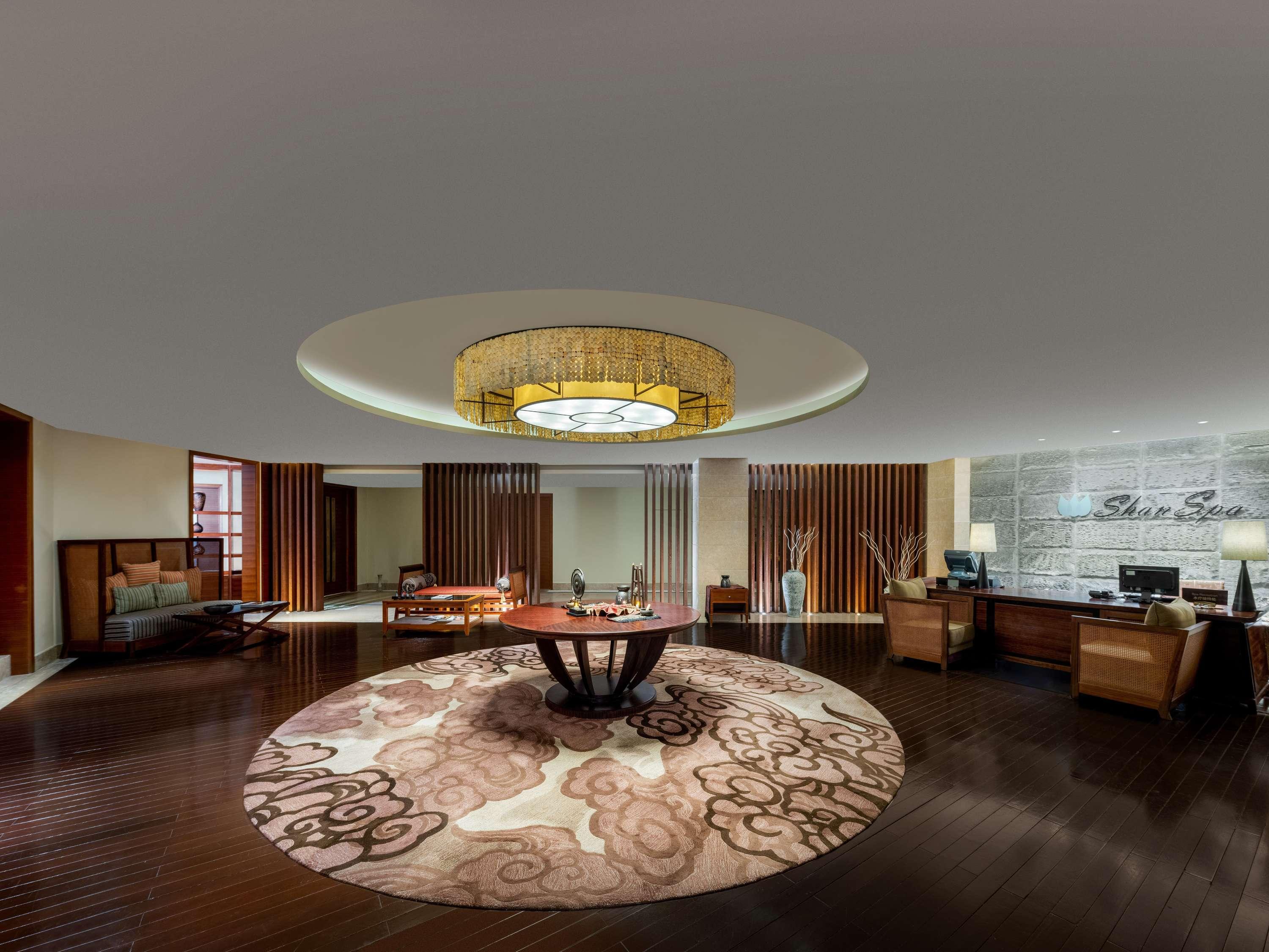 Hotel Pullman Oceanview Sanya Bay Resort & Spa by null