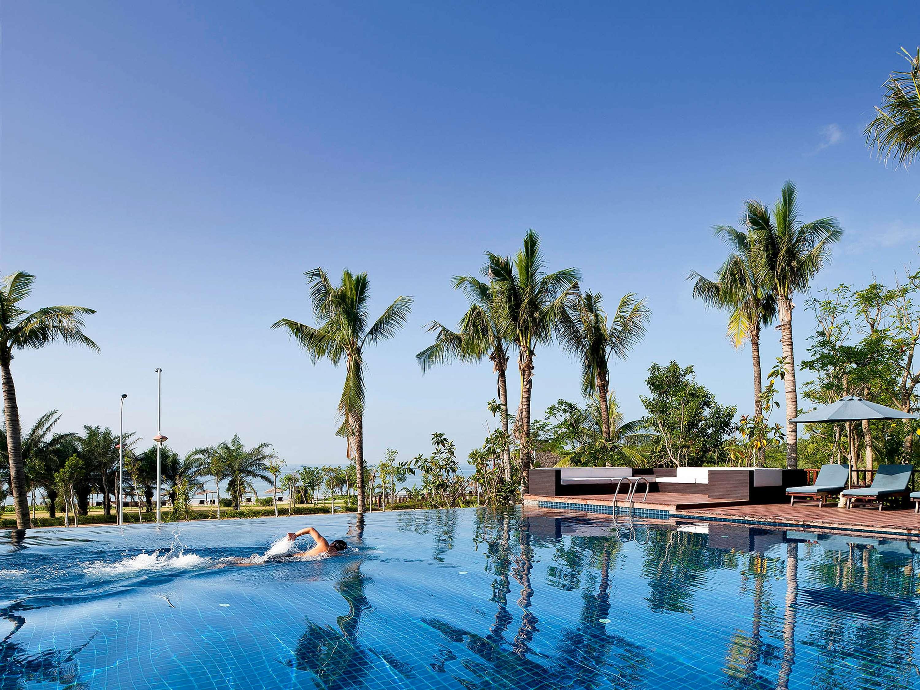 Hotel Pullman Oceanview Sanya Bay Resort & Spa by null