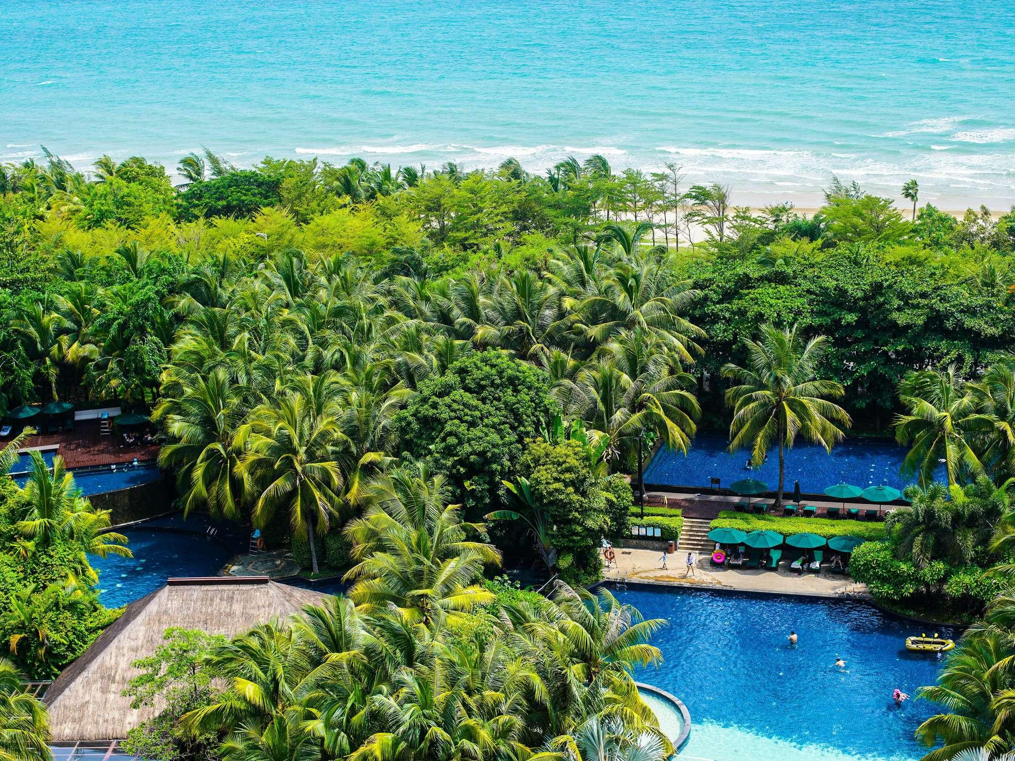 Hotel Pullman Oceanview Sanya Bay Resort & Spa by null